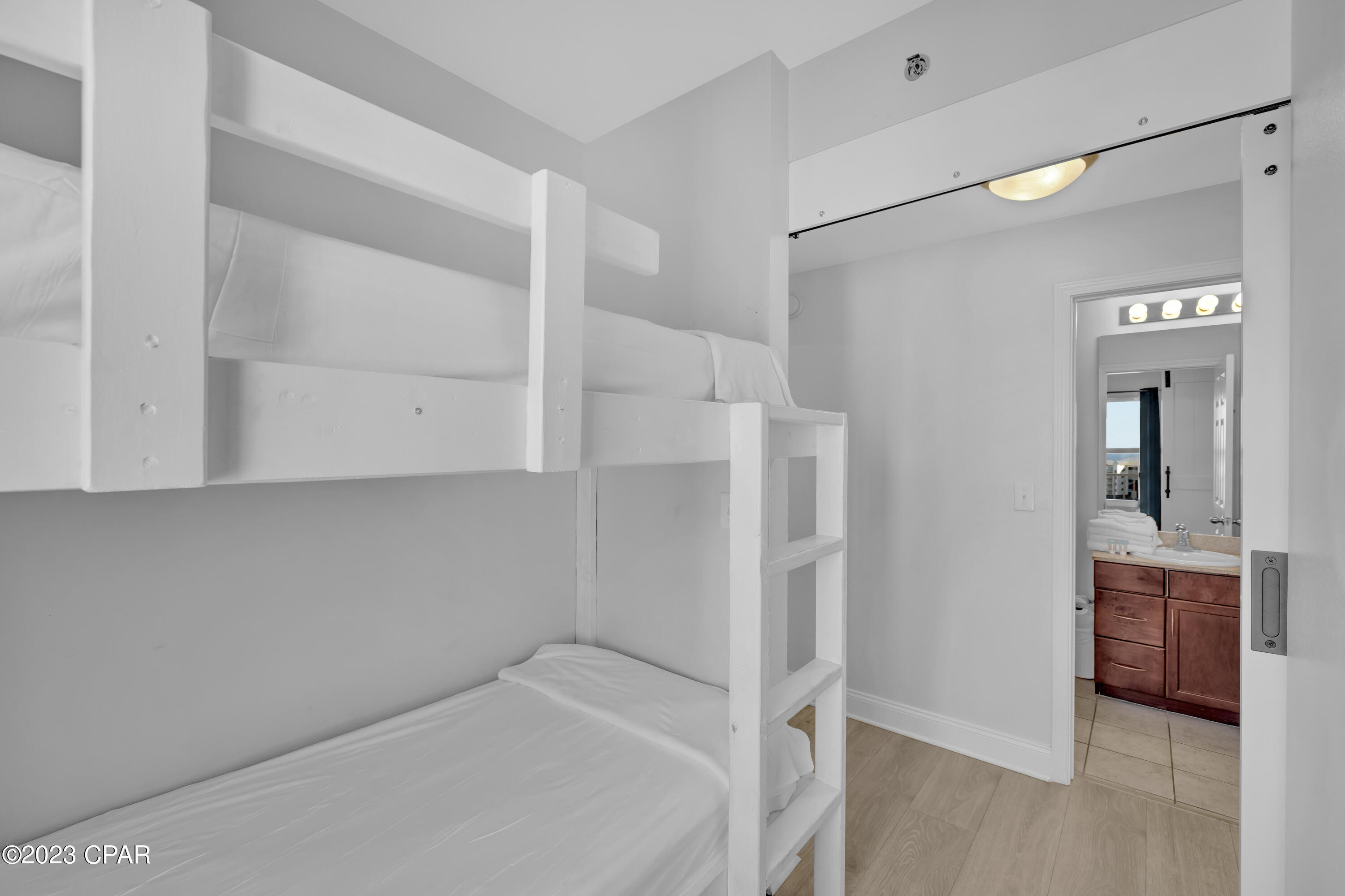 9902 S Thomas Drive 1528