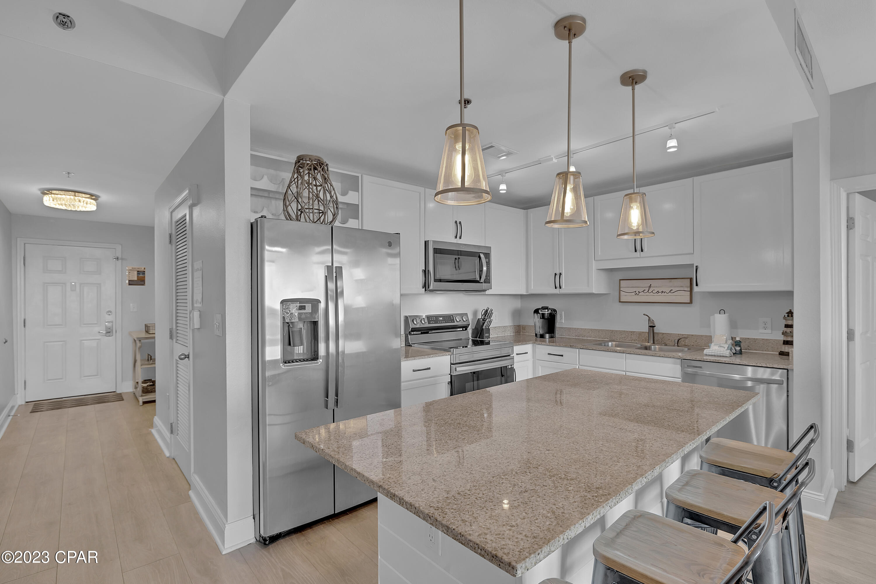 9902 S Thomas Drive 1528