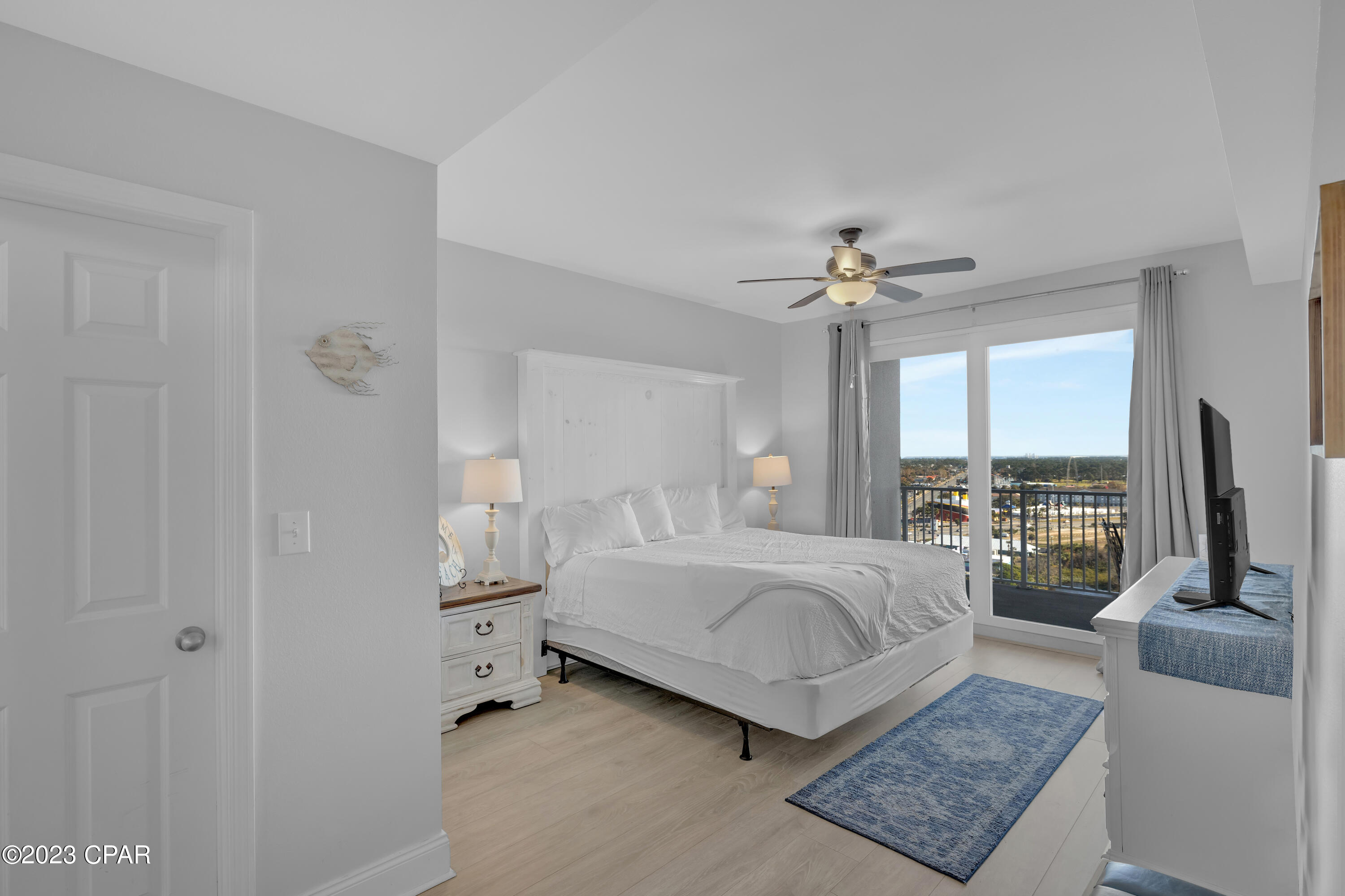 9902 S Thomas Drive 1528