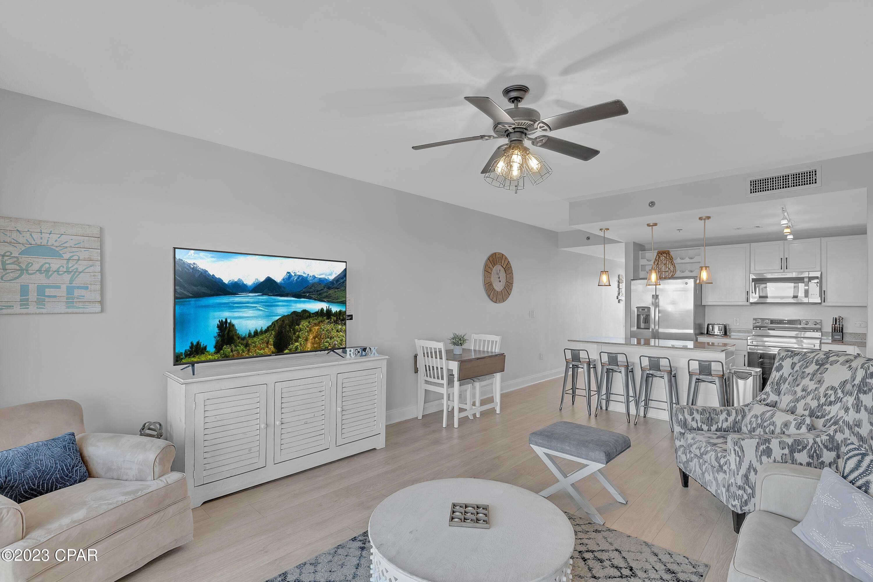 9902 S Thomas Drive 1528