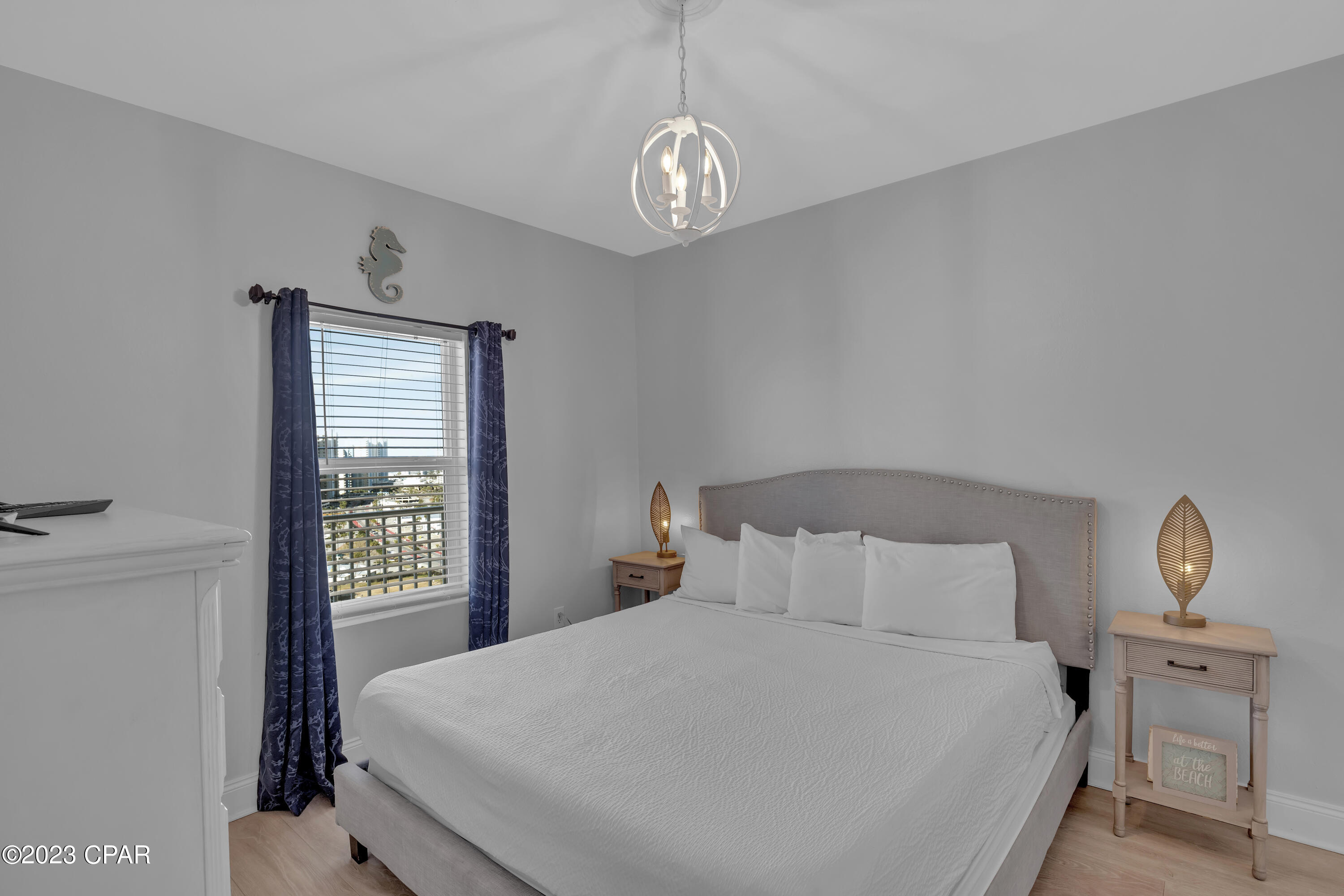 9902 S Thomas Drive 1528