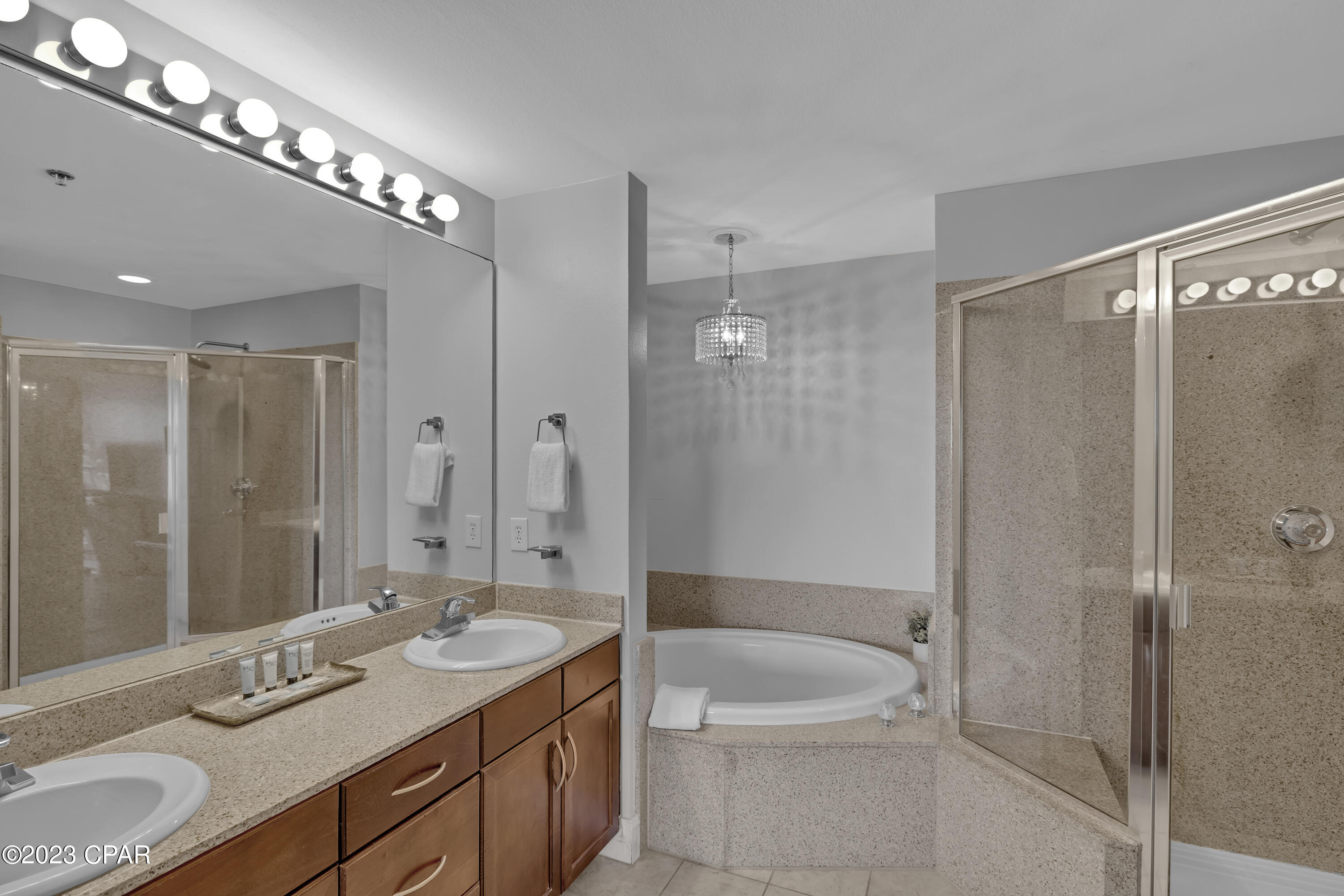 9902 S Thomas Drive 1528