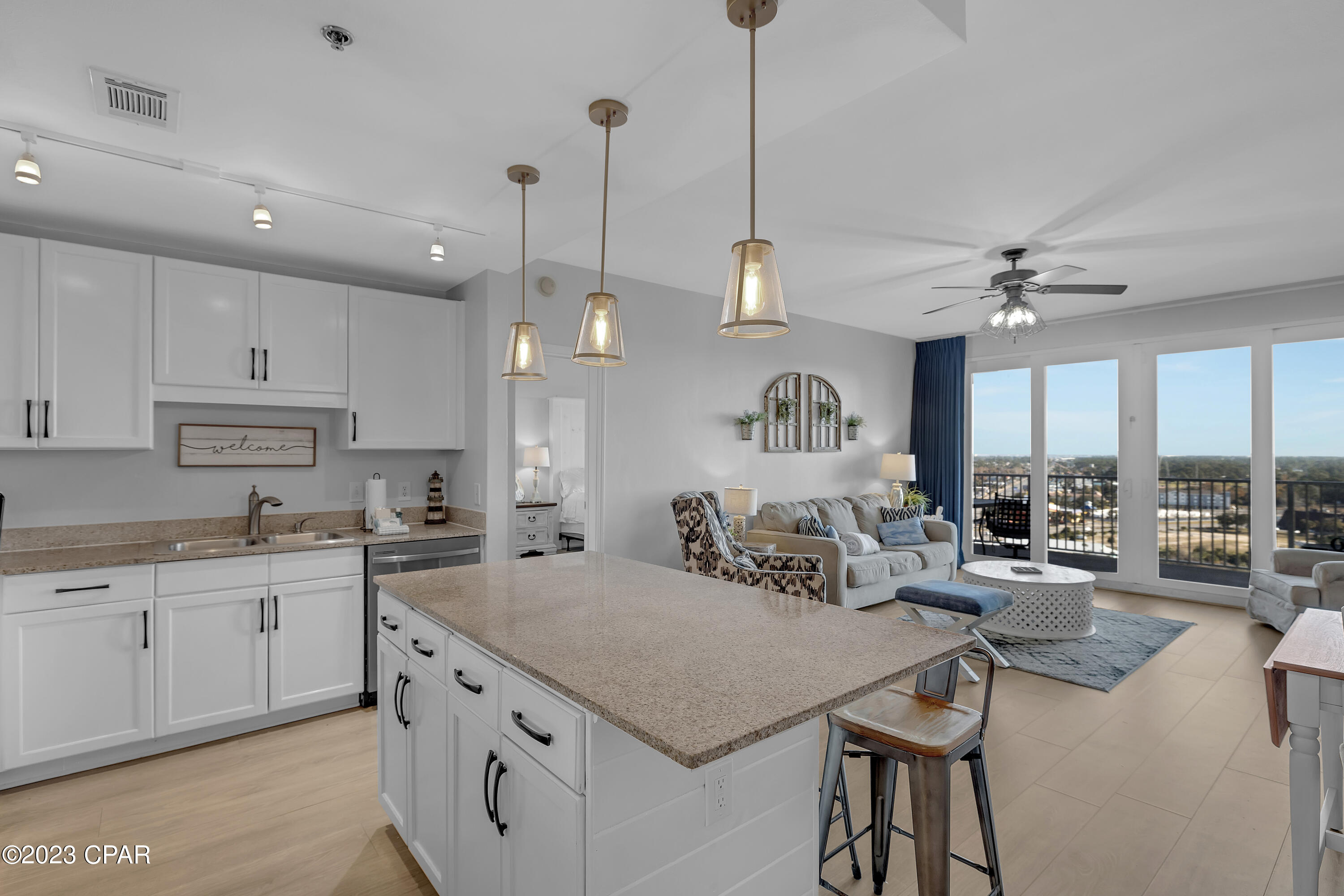 9902 S Thomas Drive 1528