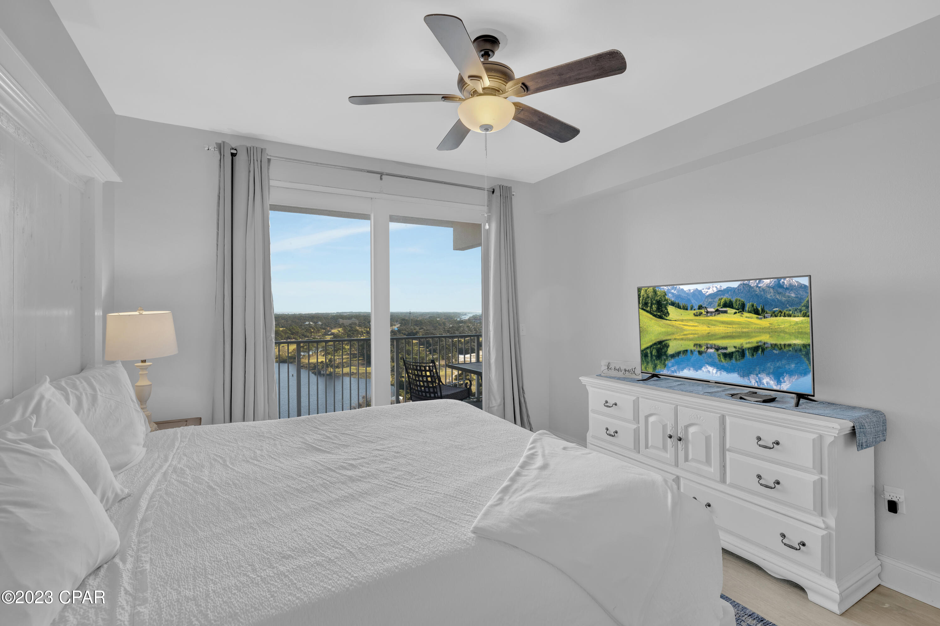 9902 S Thomas Drive 1528