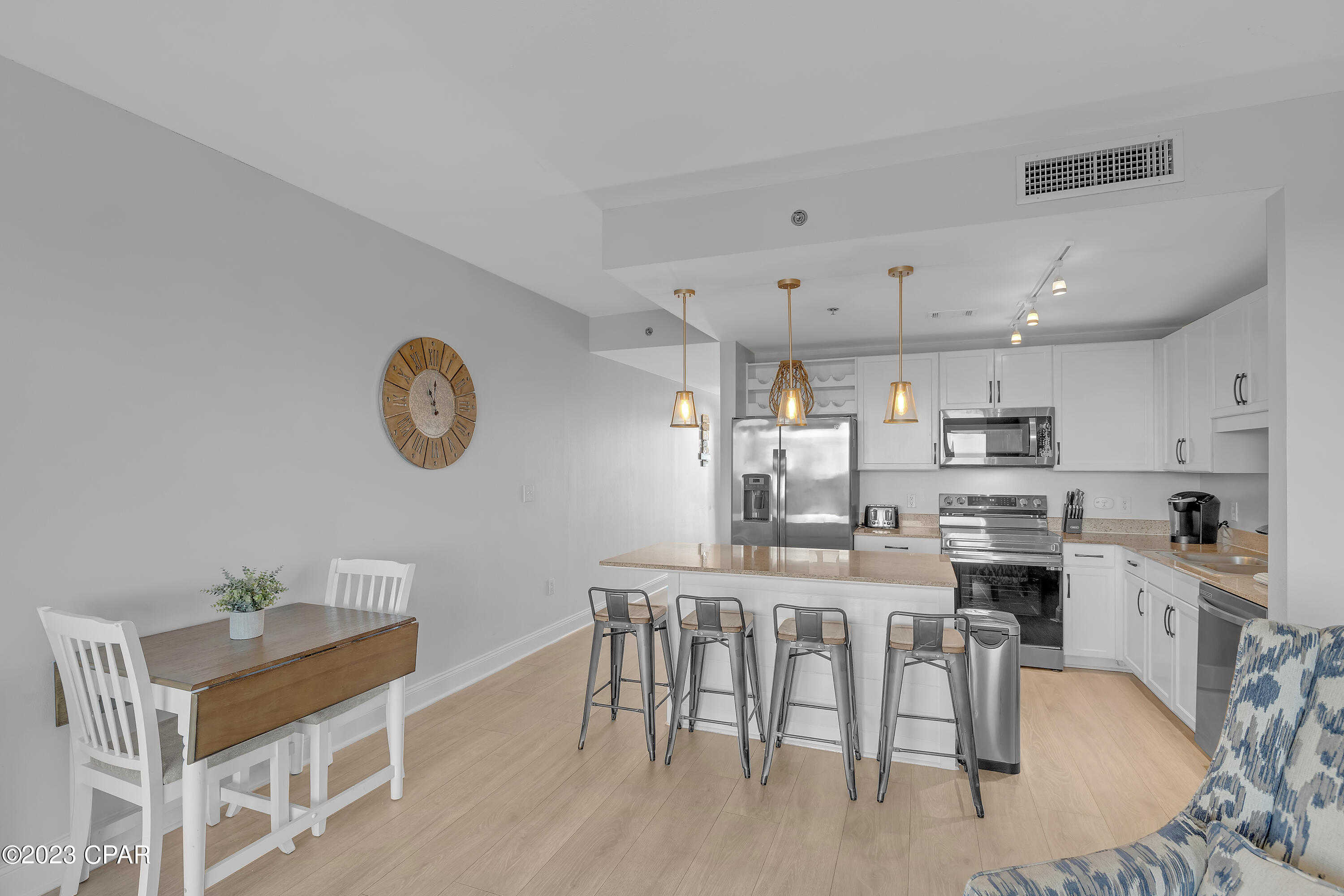 9902 S Thomas Drive 1528