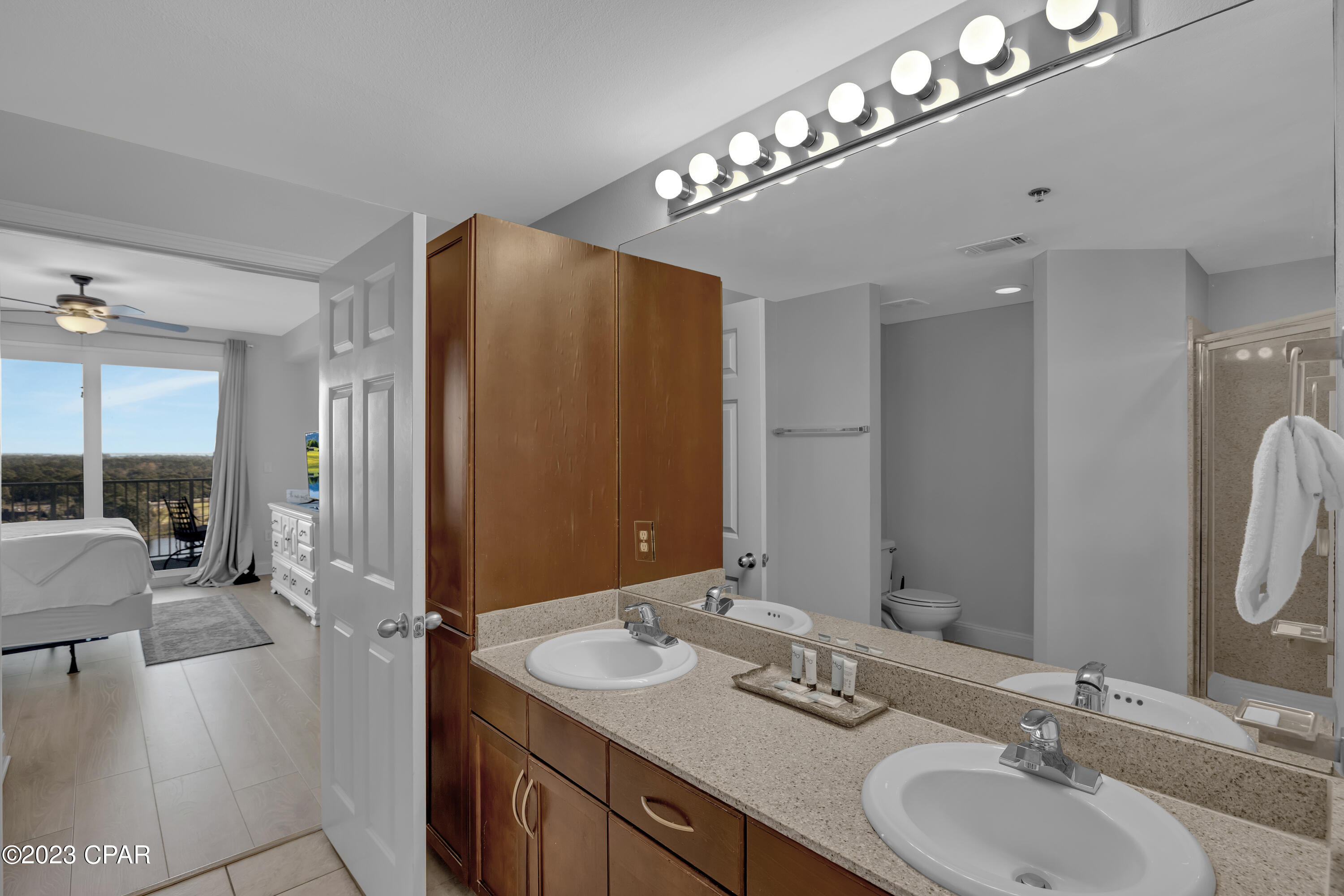 9902 S Thomas Drive 1528