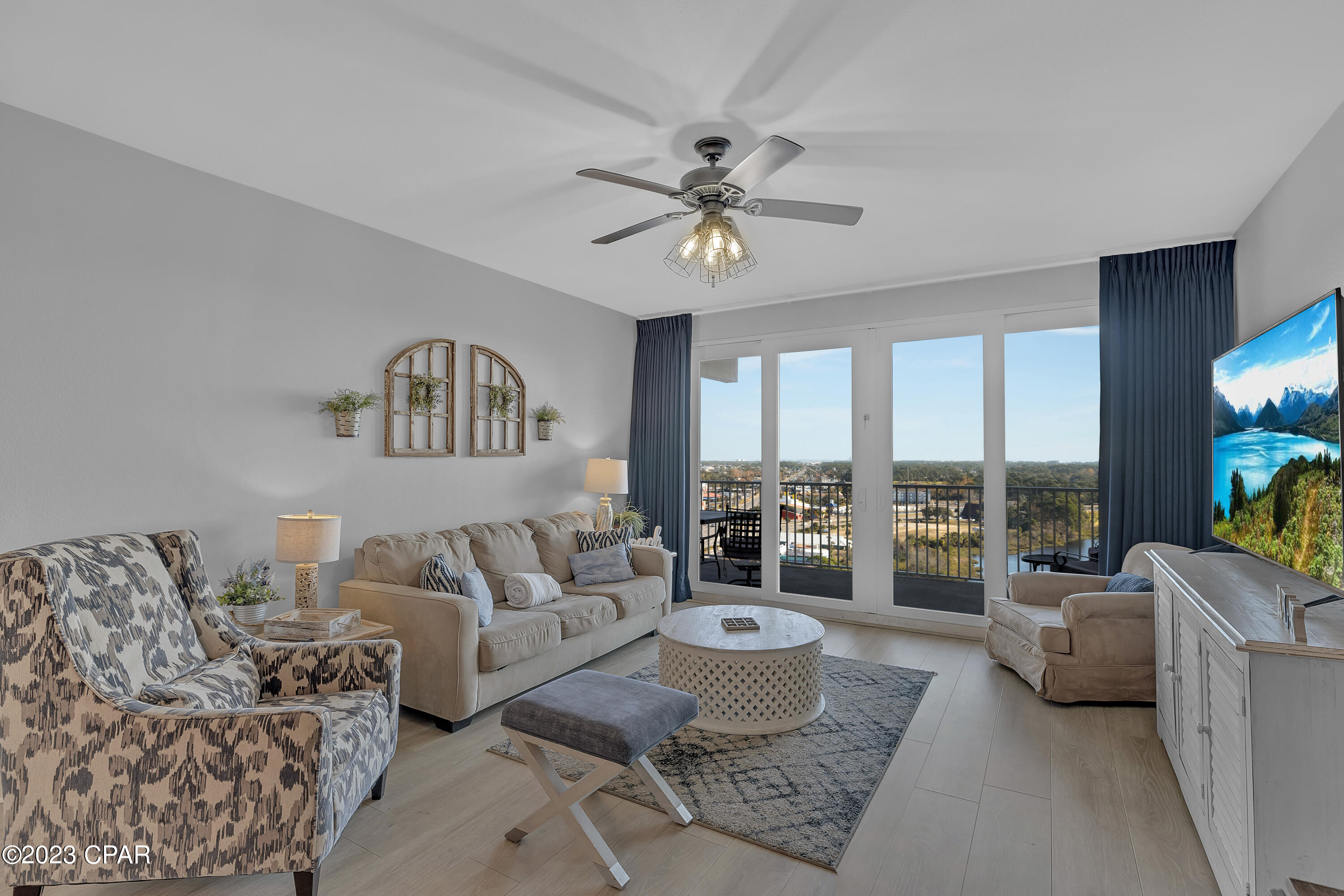 9902 S Thomas Drive 1528