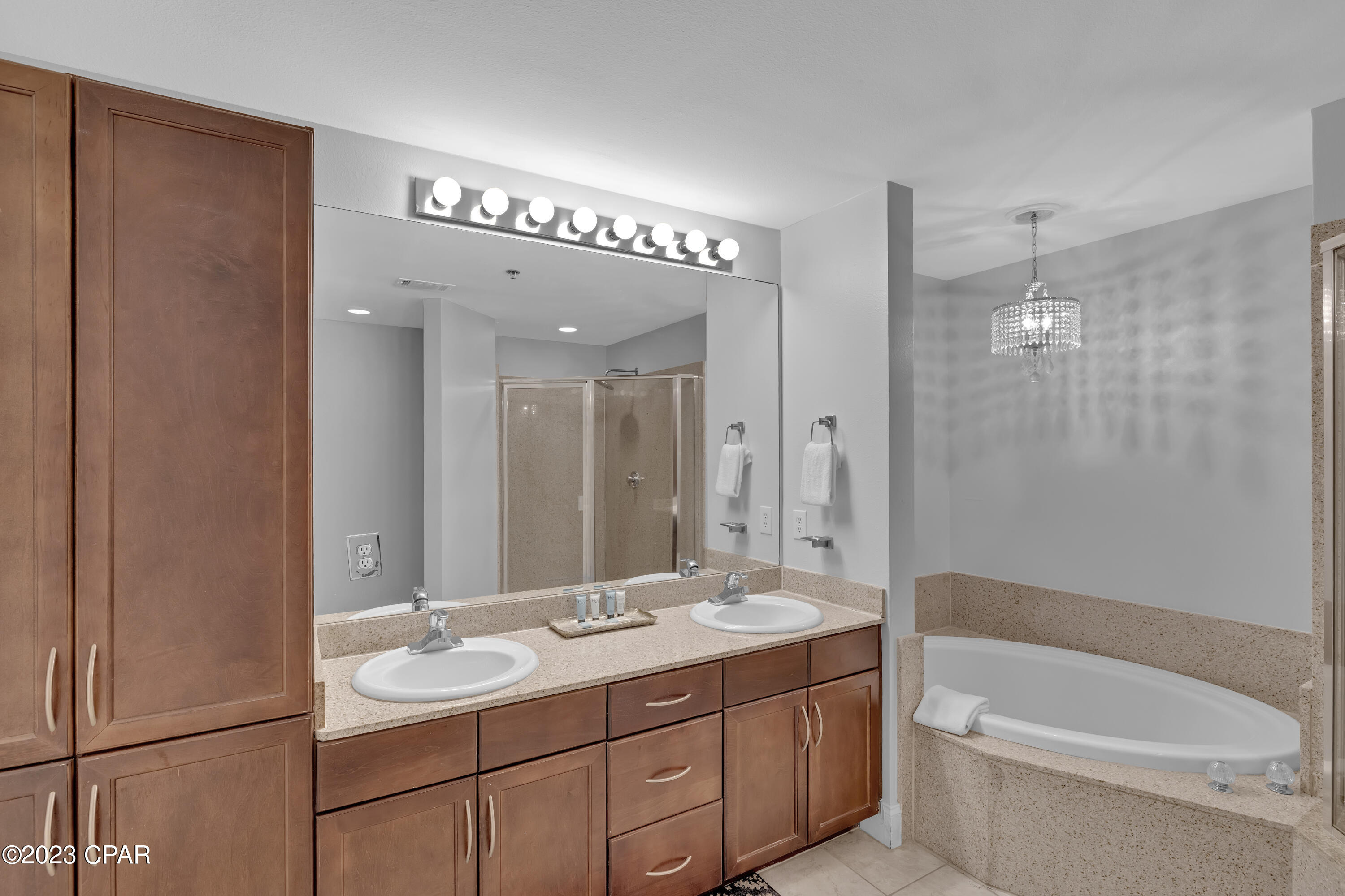 9902 S Thomas Drive 1528