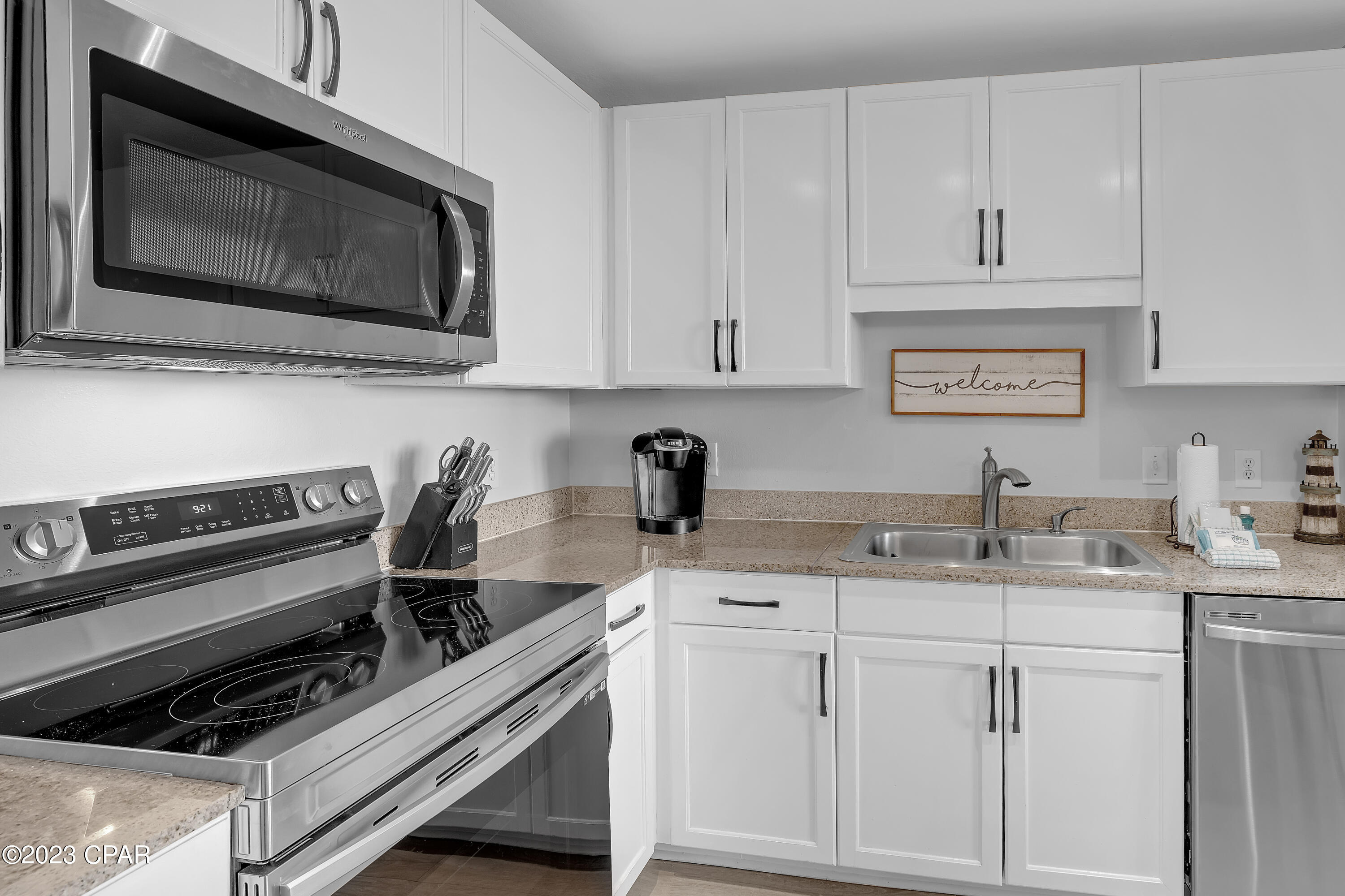 9902 S Thomas Drive 1528