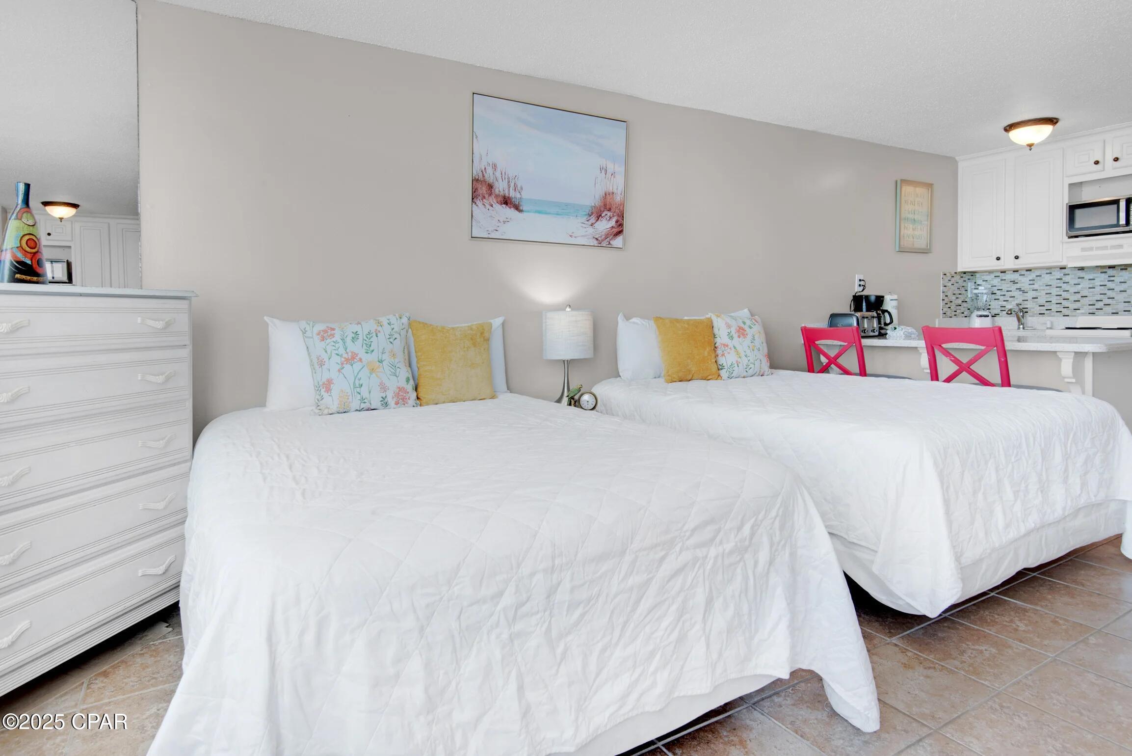8817 Thomas Drive A824