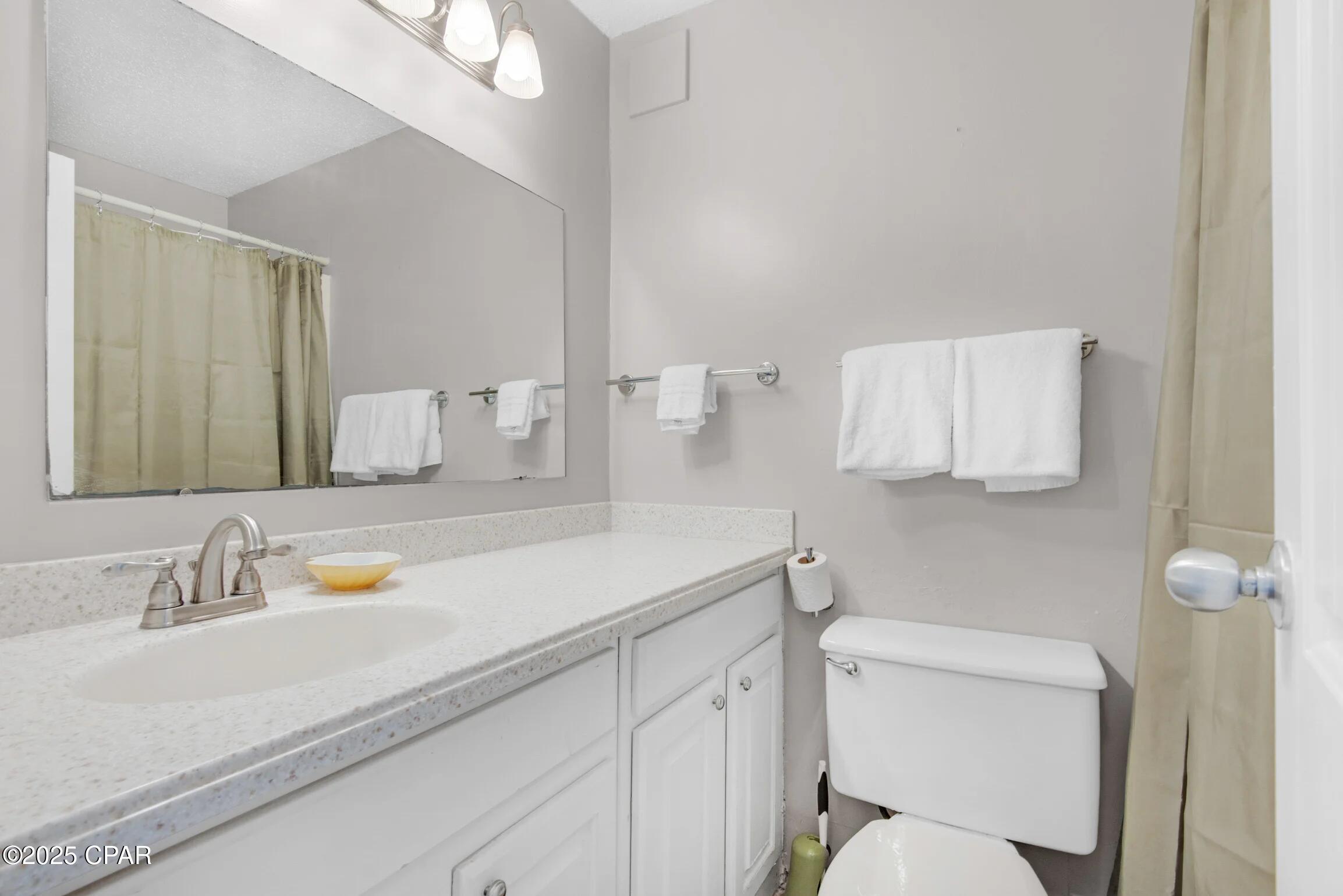 8817 Thomas Drive A824