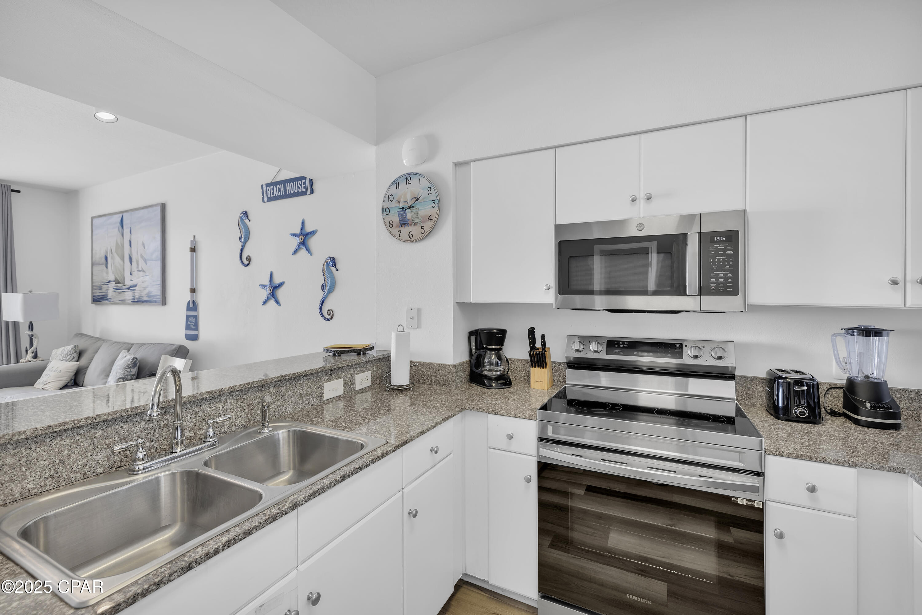 9900 S Thomas Drive 811