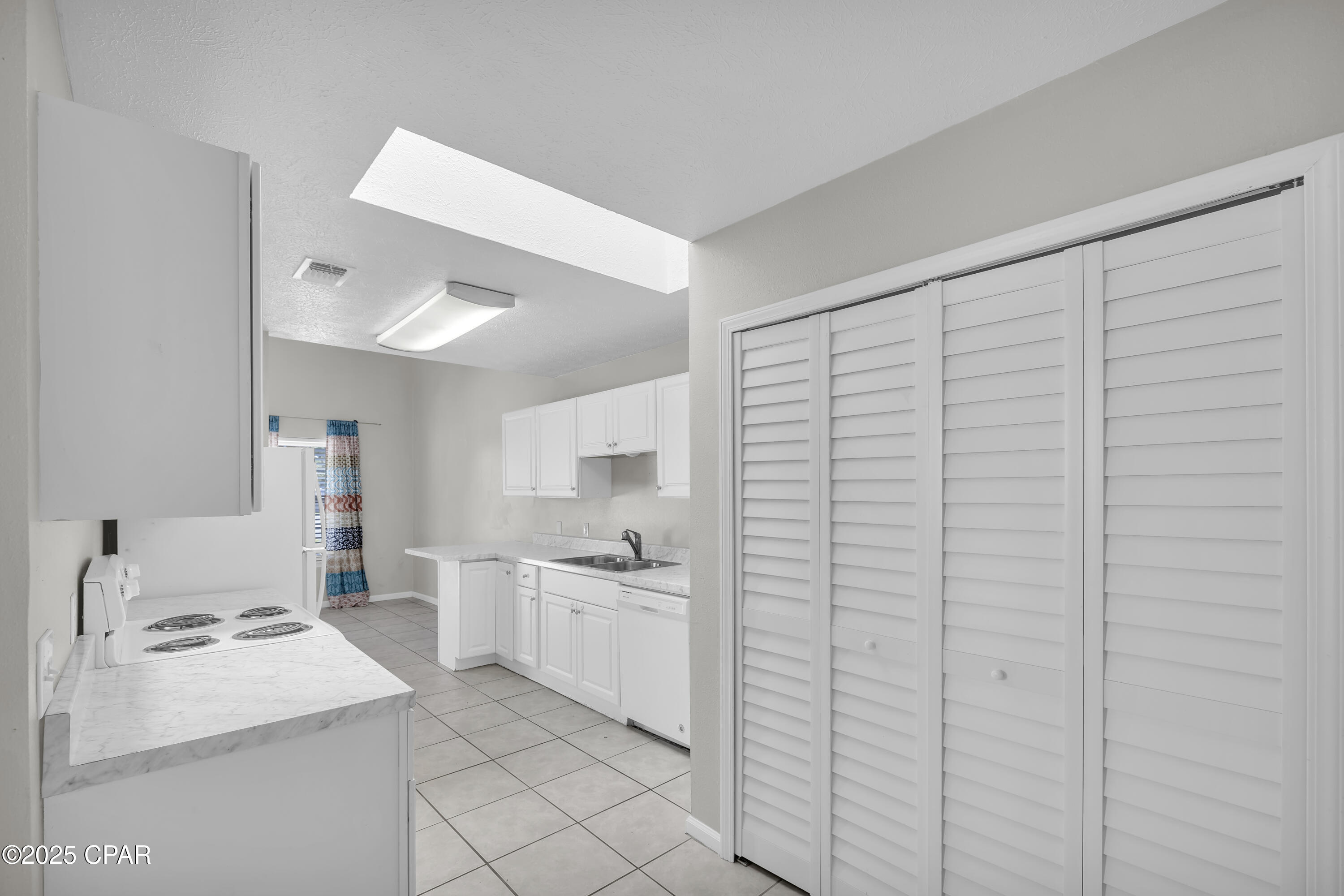 7331-7333 Sunset Avenue