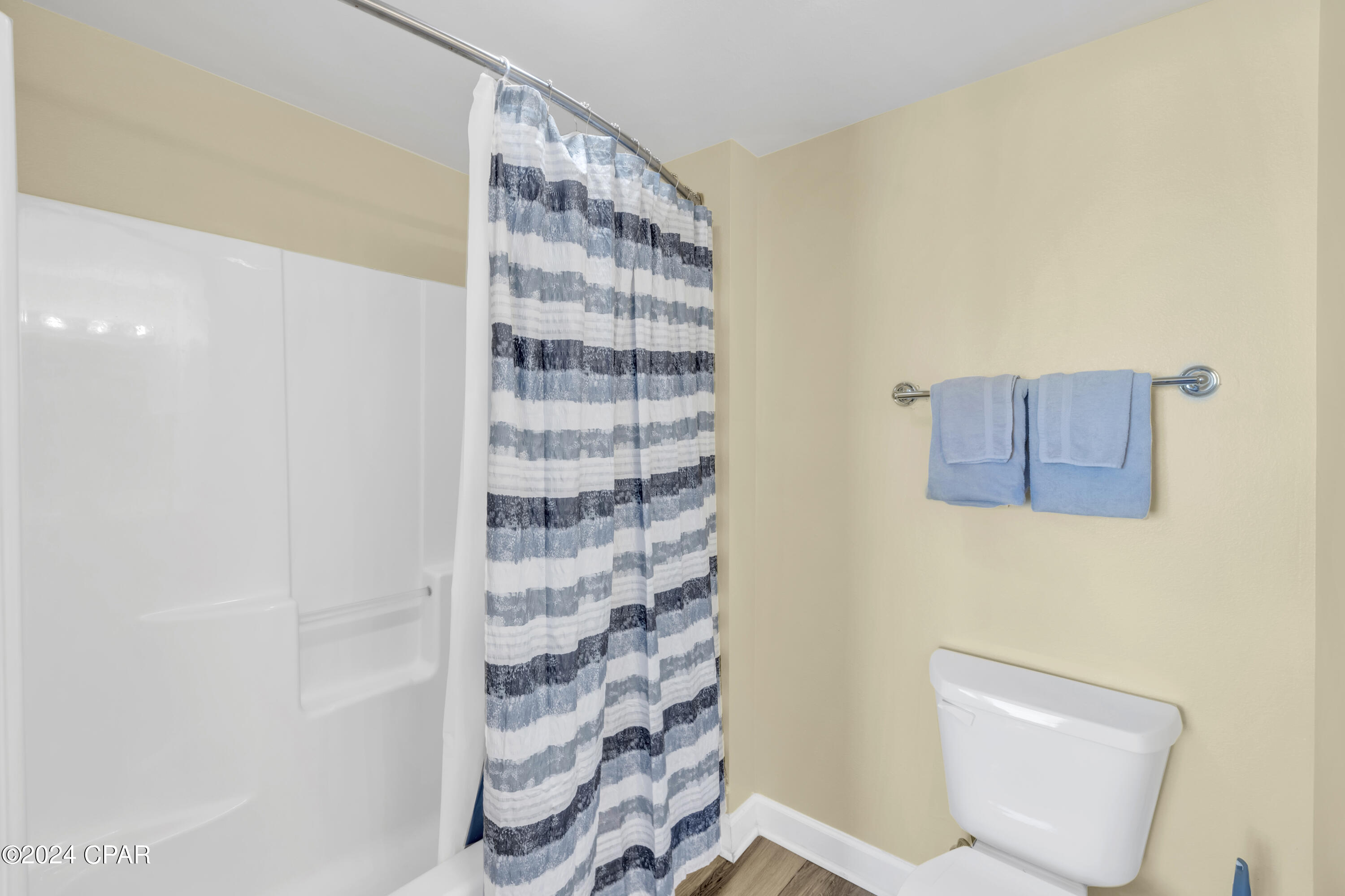 9900 S Thomas Drive 1825