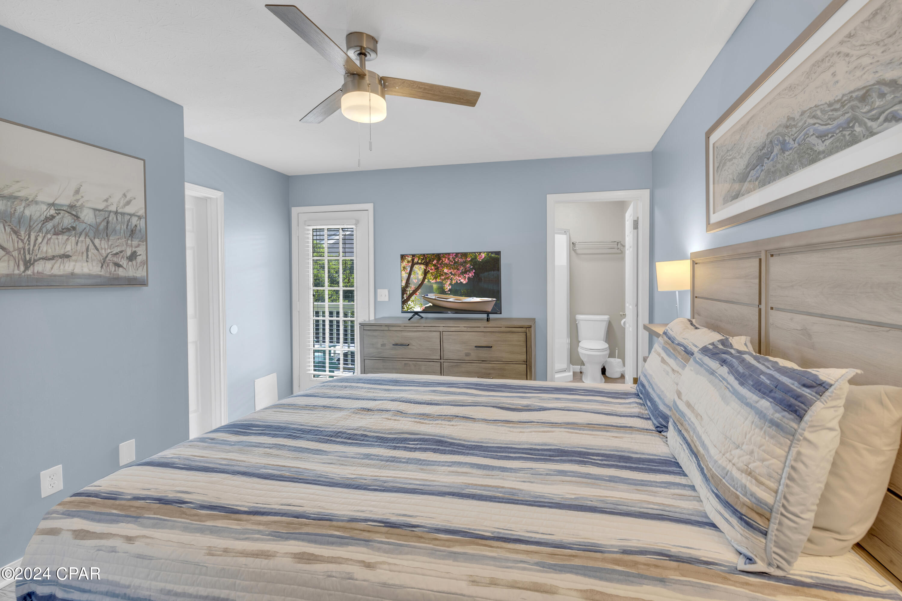 137 W Leslie Lane