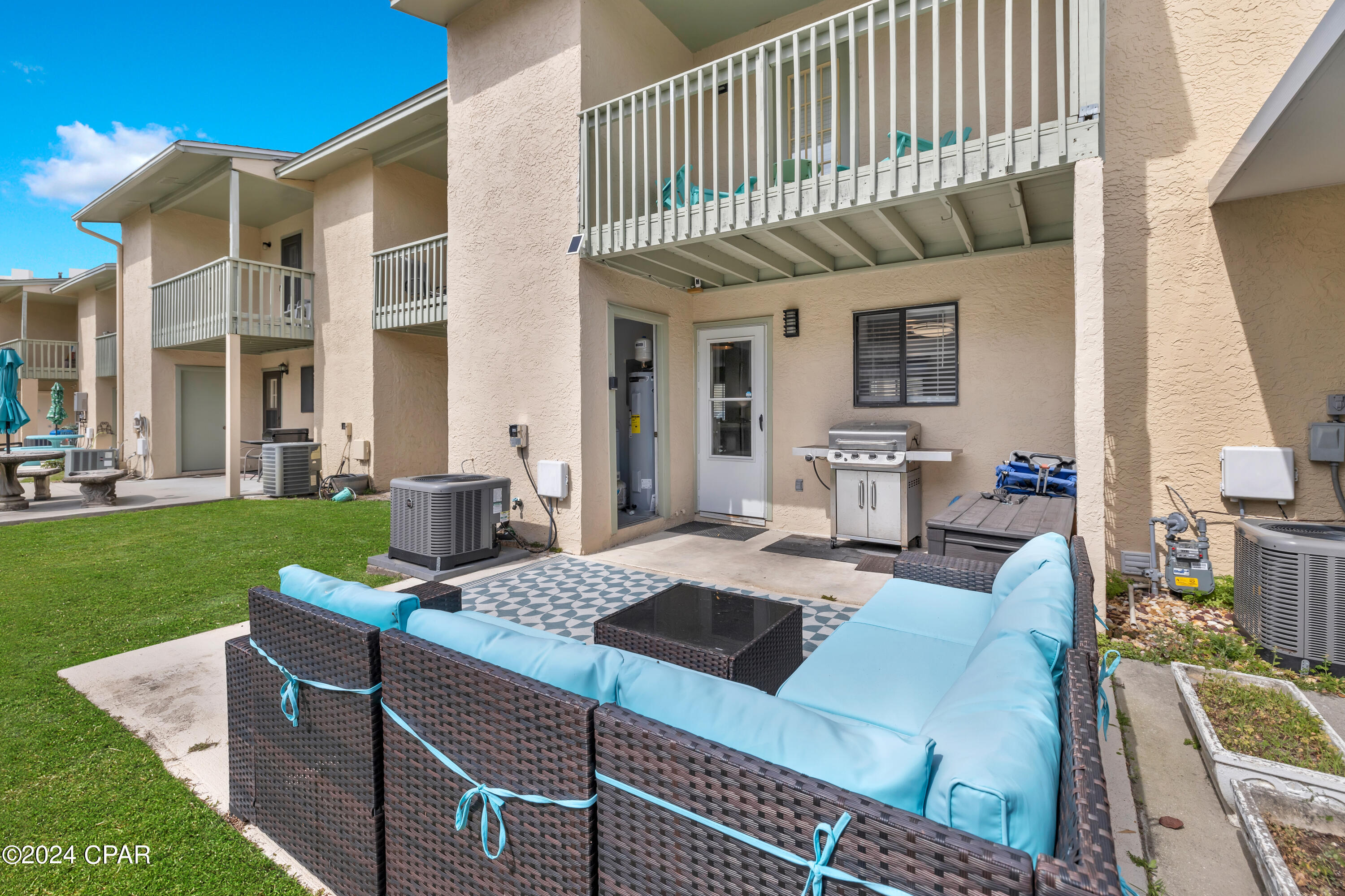 137 W Leslie Lane