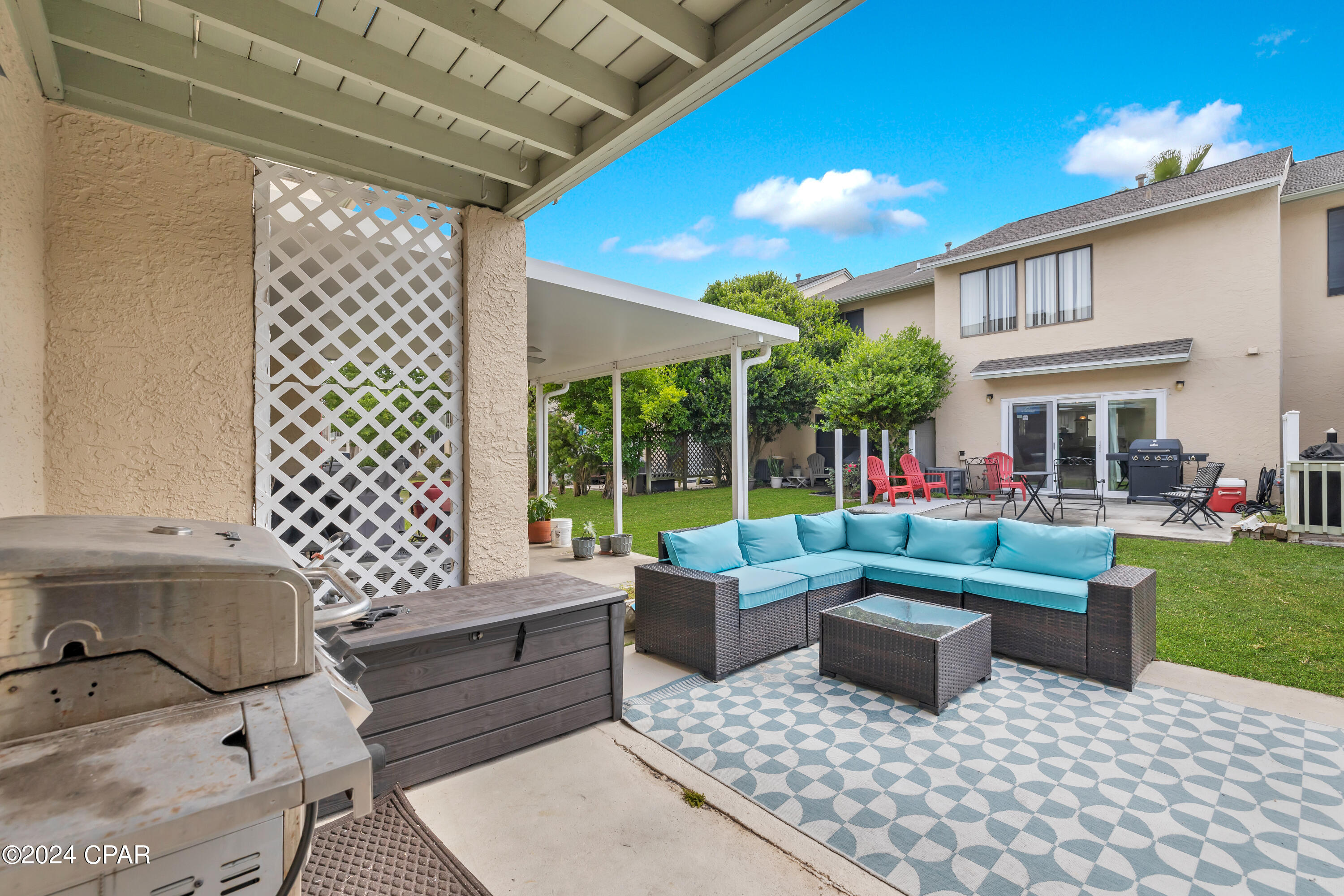 137 W Leslie Lane