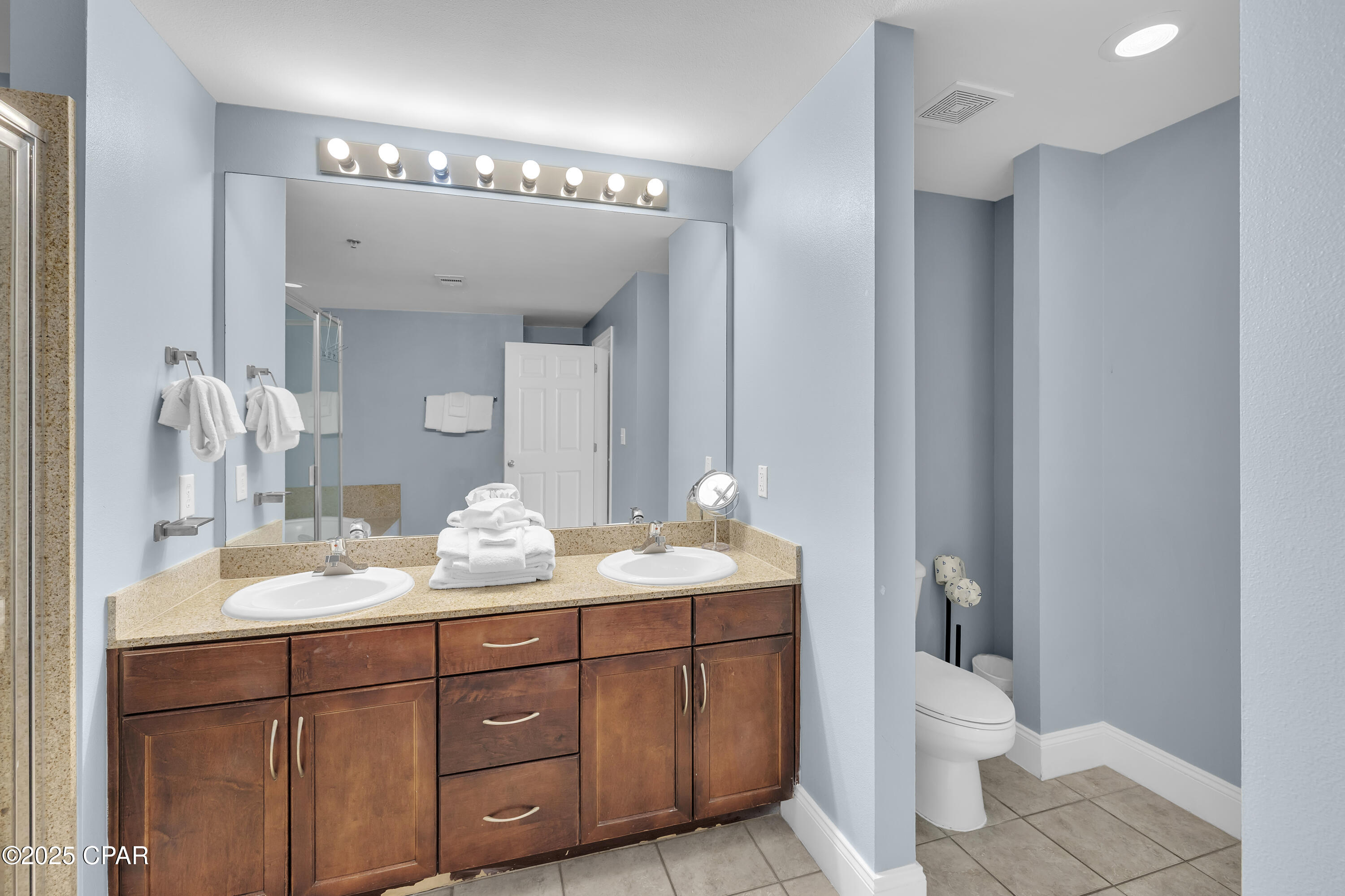 9860 S Thomas Drive 921