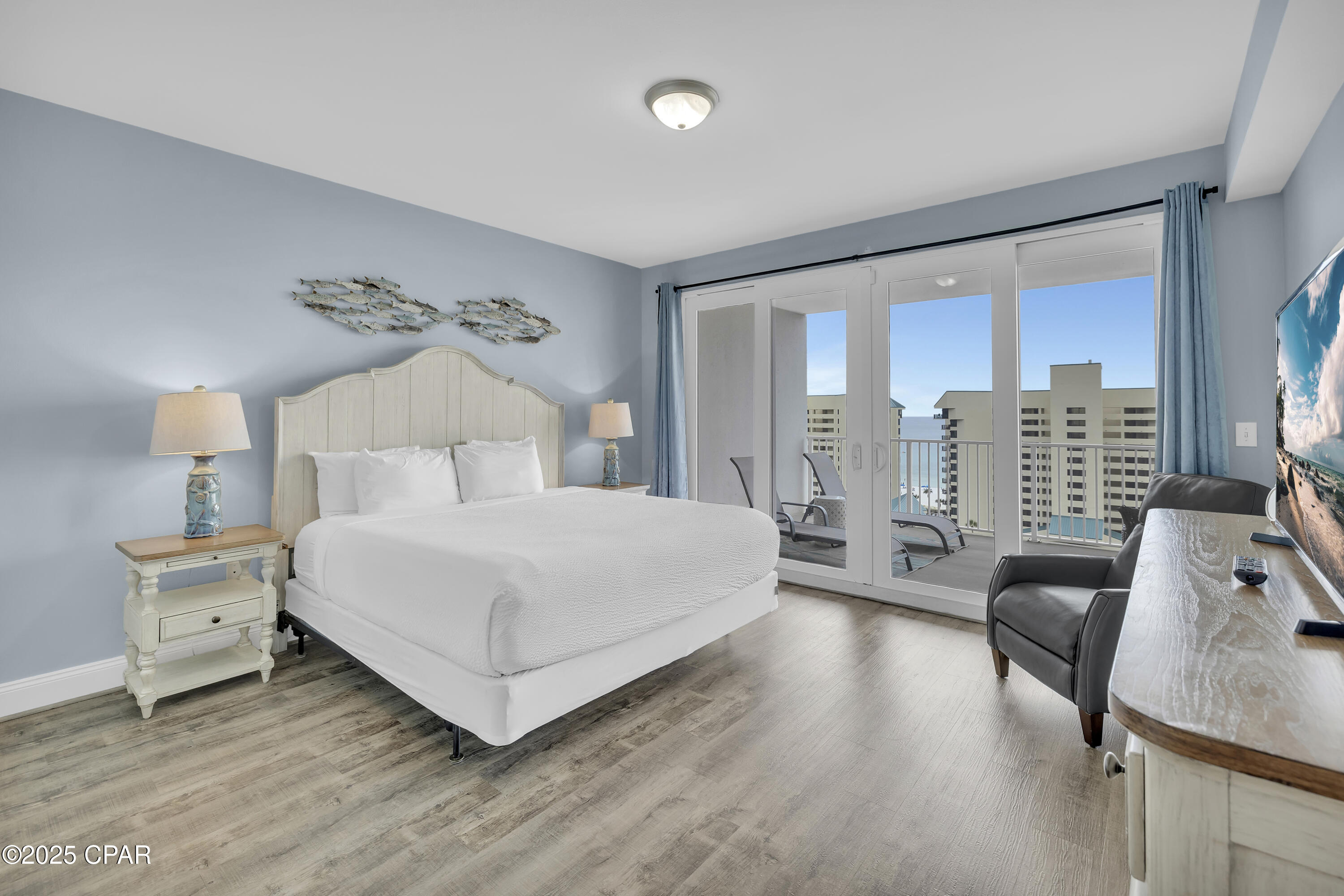 9860 S Thomas Drive 921