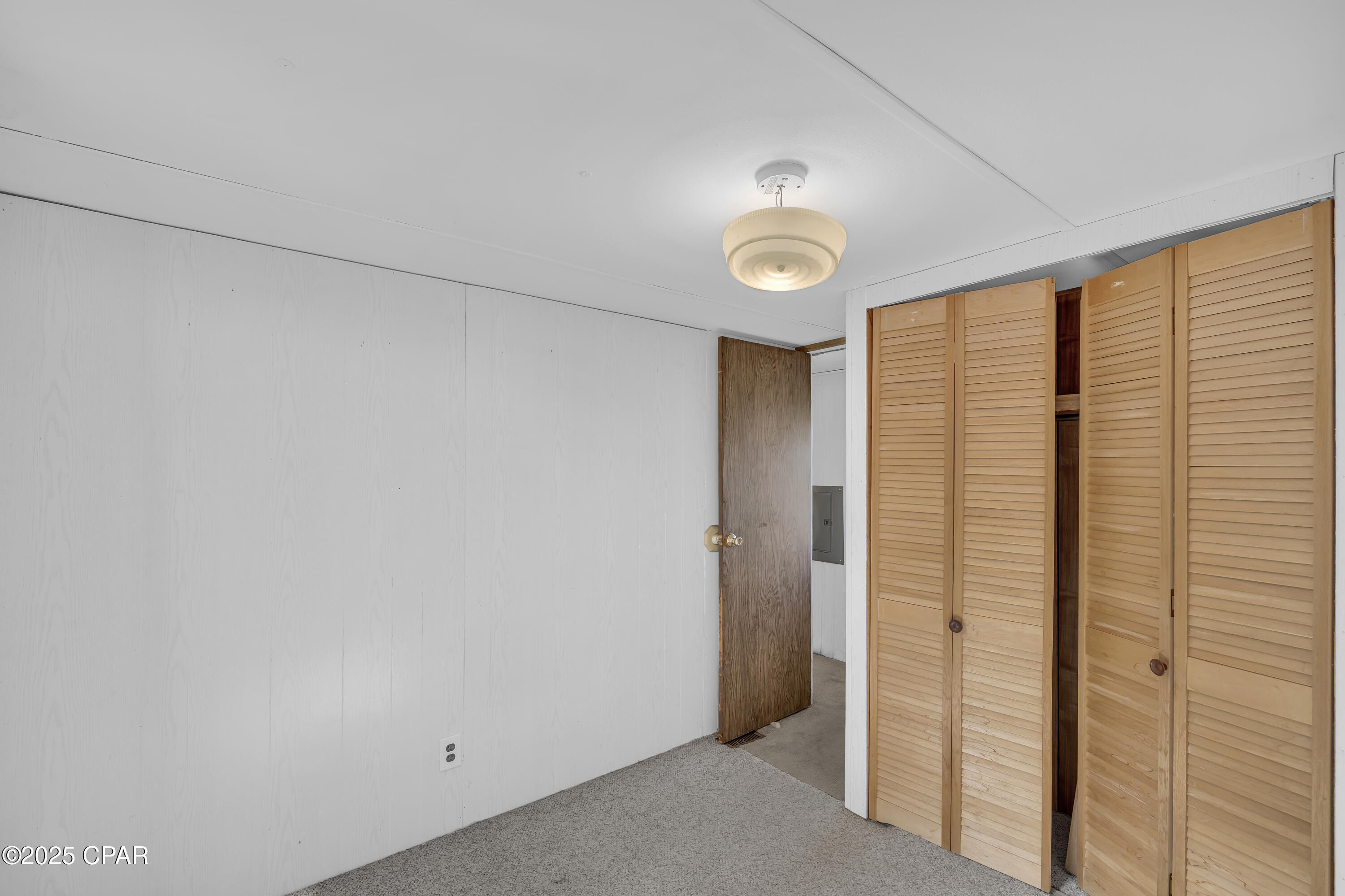 2518 Shady Oak Court