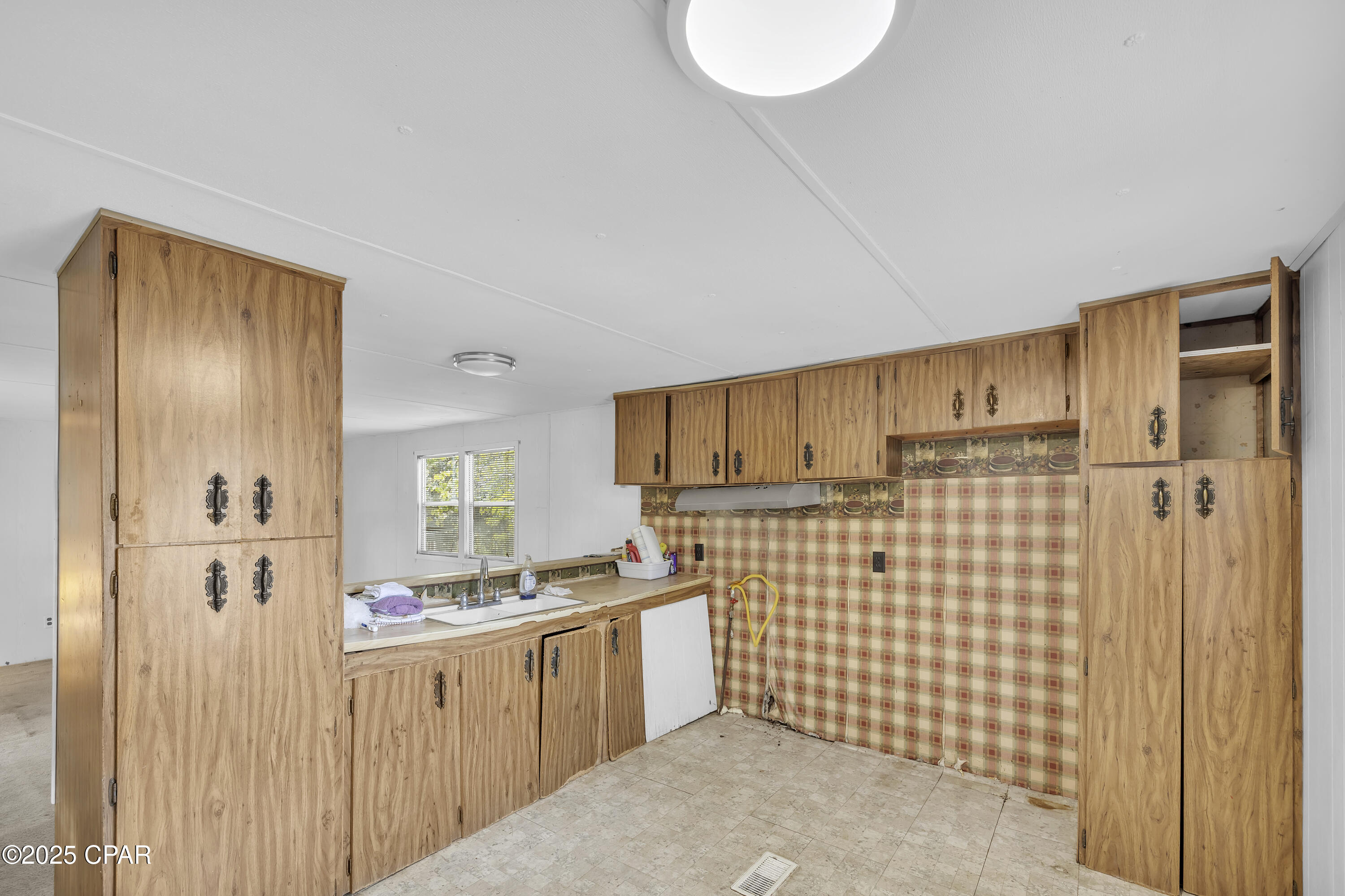 2518 Shady Oak Court