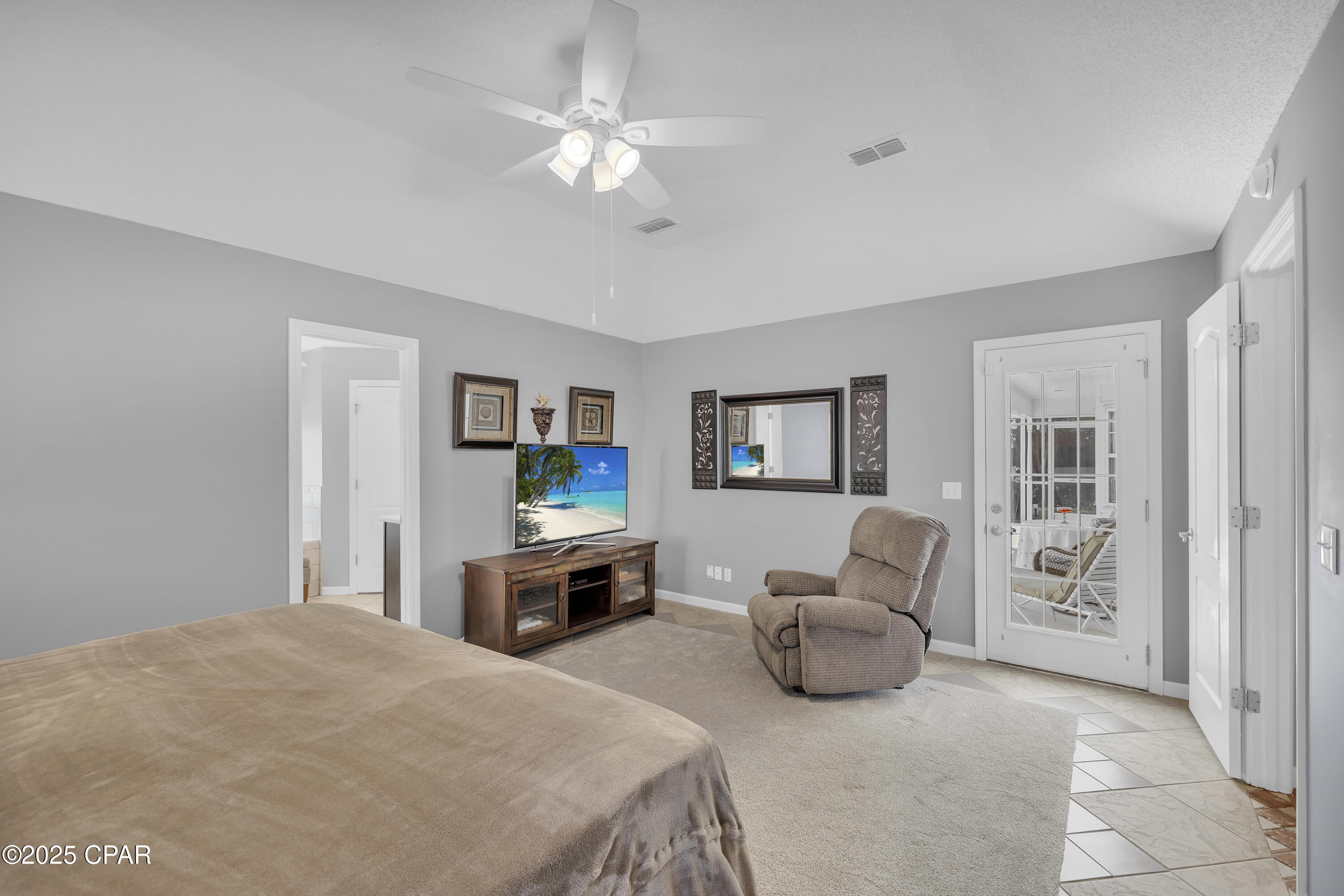 242 E Eagle Drive
