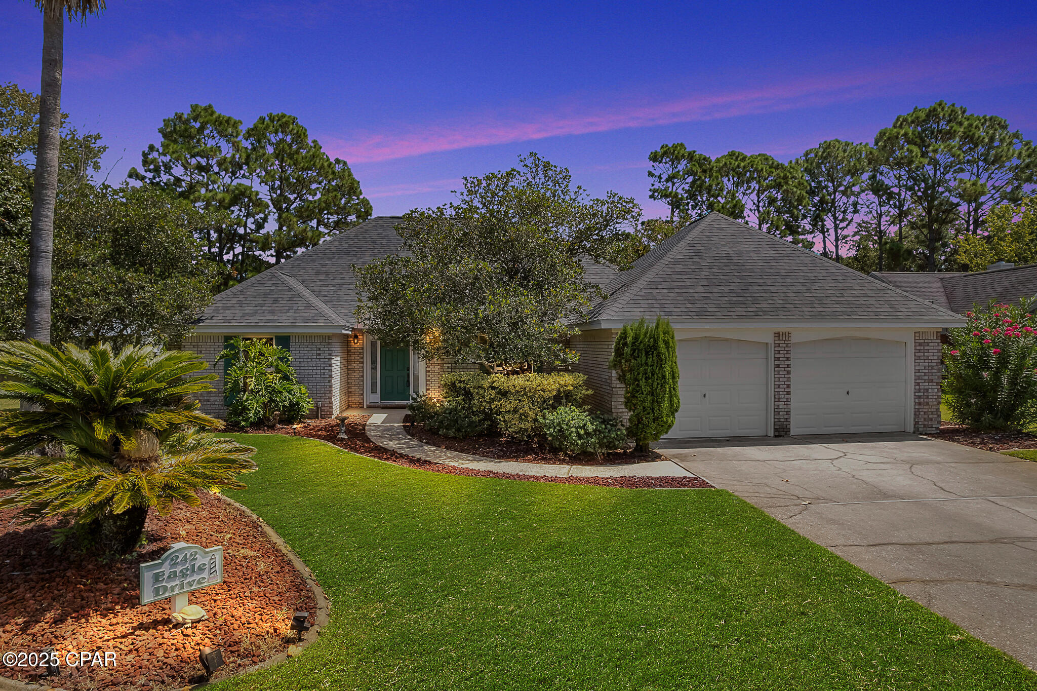 242 E Eagle Drive