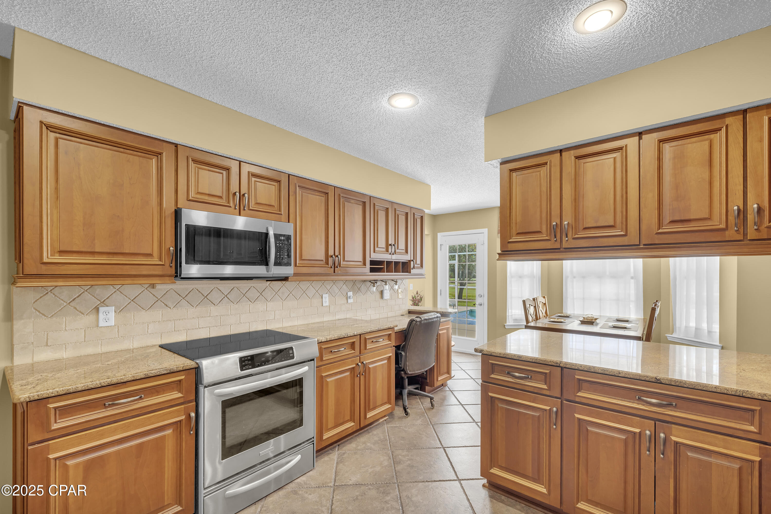 242 E Eagle Drive