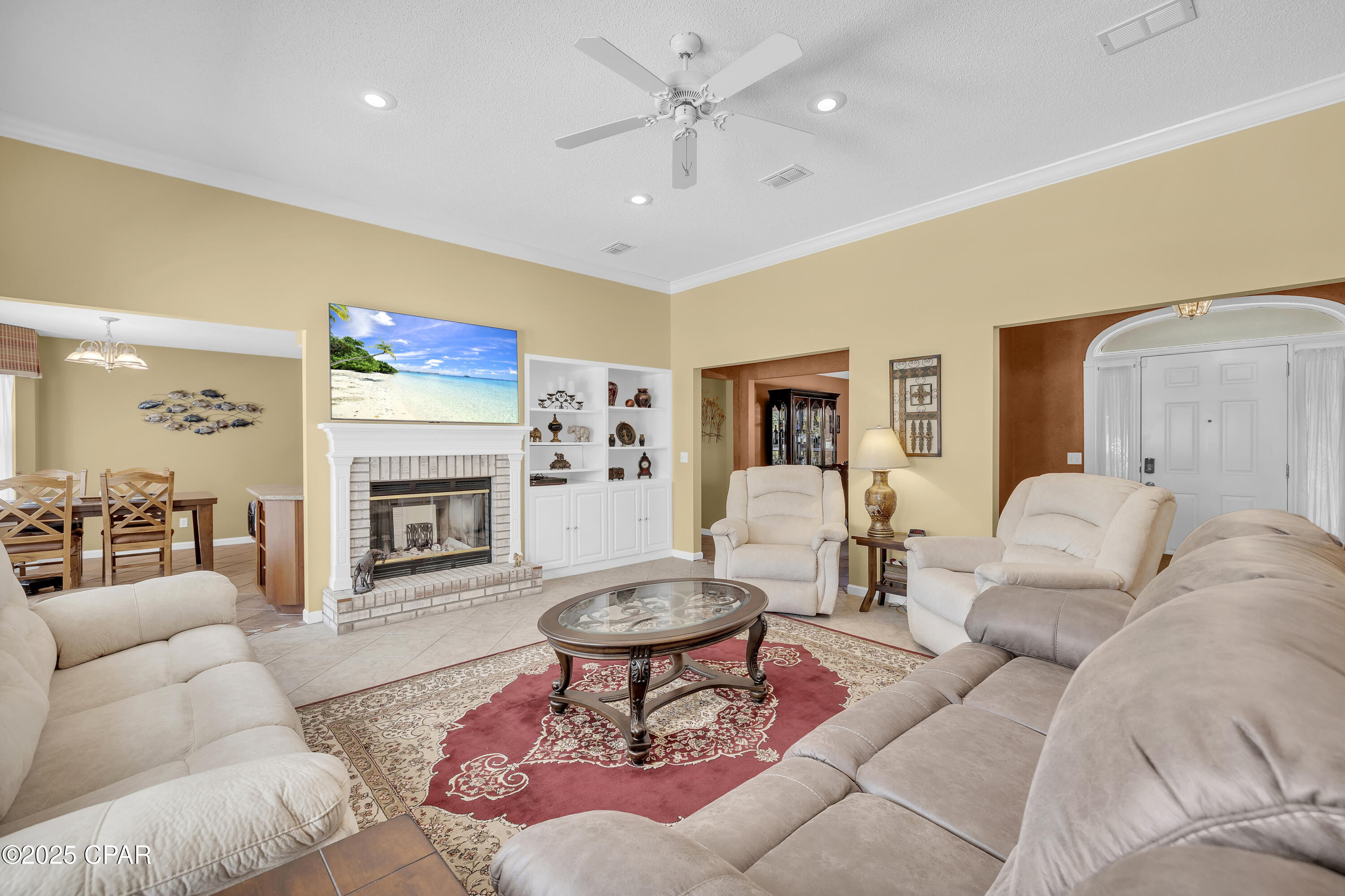 242 E Eagle Drive