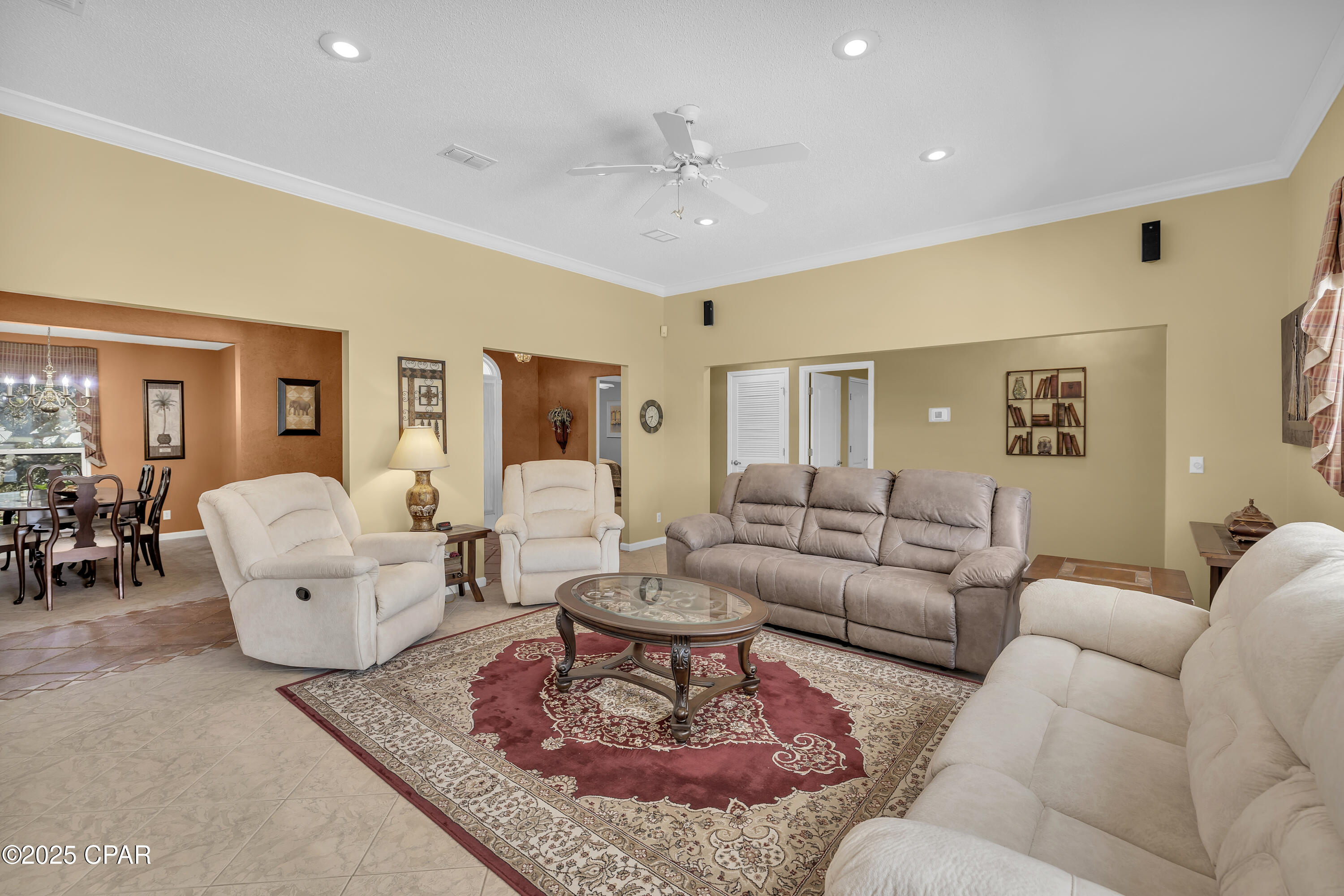 242 E Eagle Drive