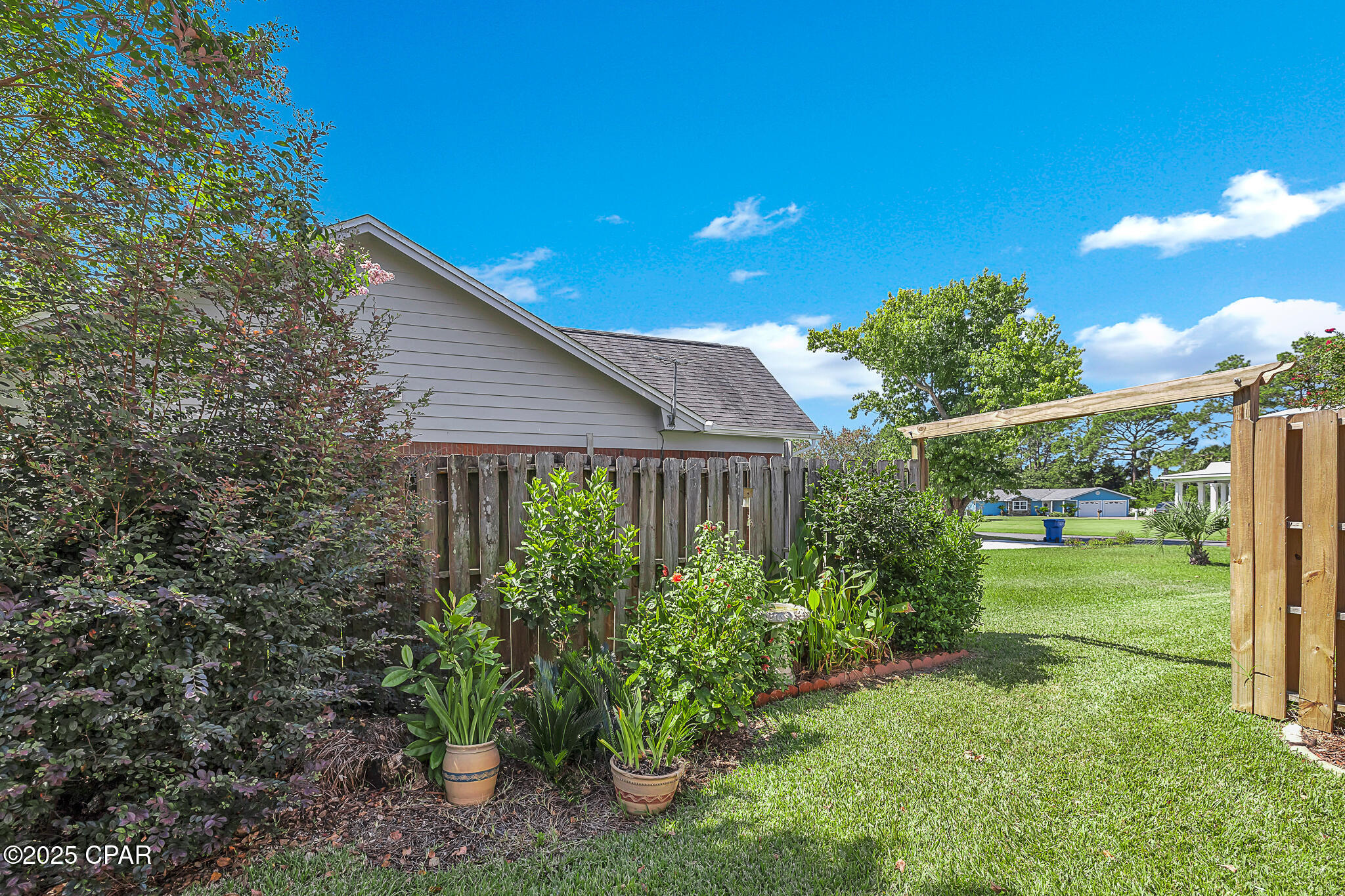 242 E Eagle Drive