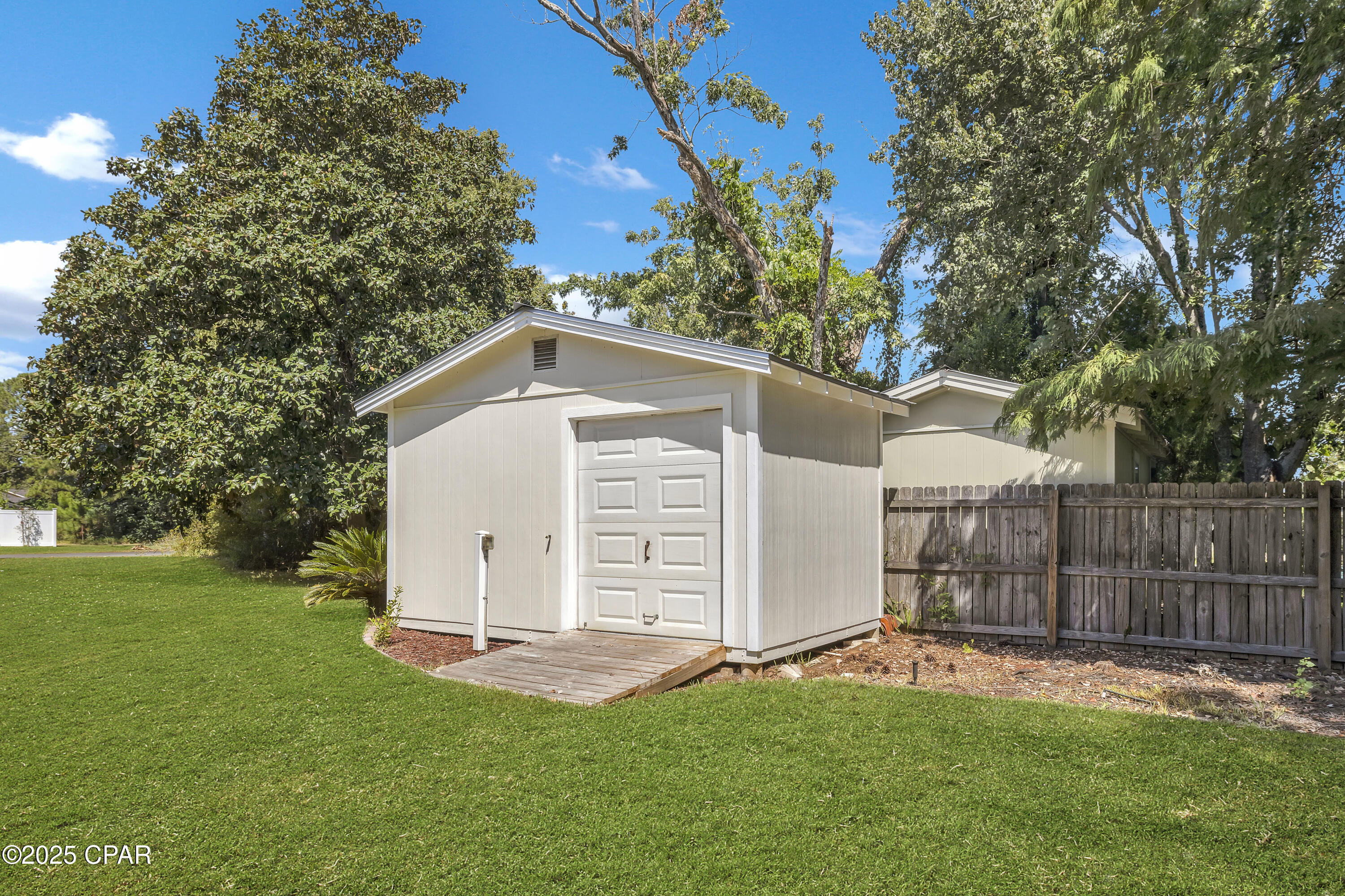 242 E Eagle Drive