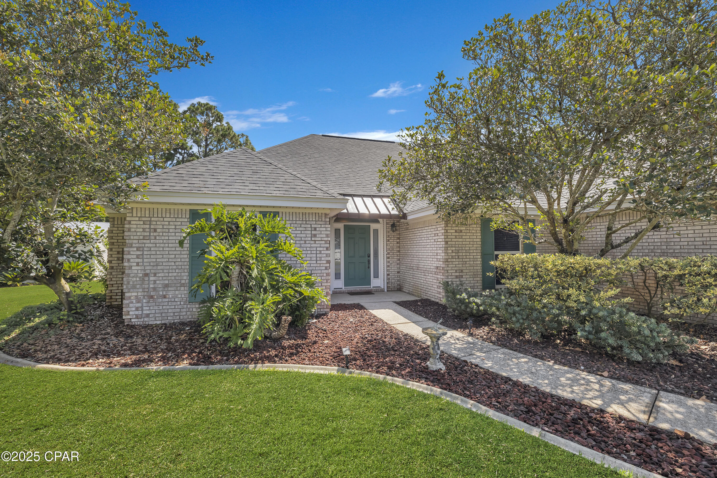 242 E Eagle Drive