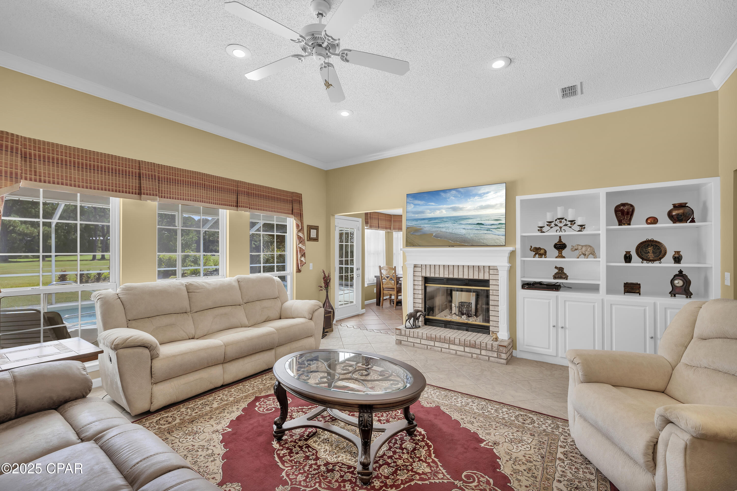 242 E Eagle Drive