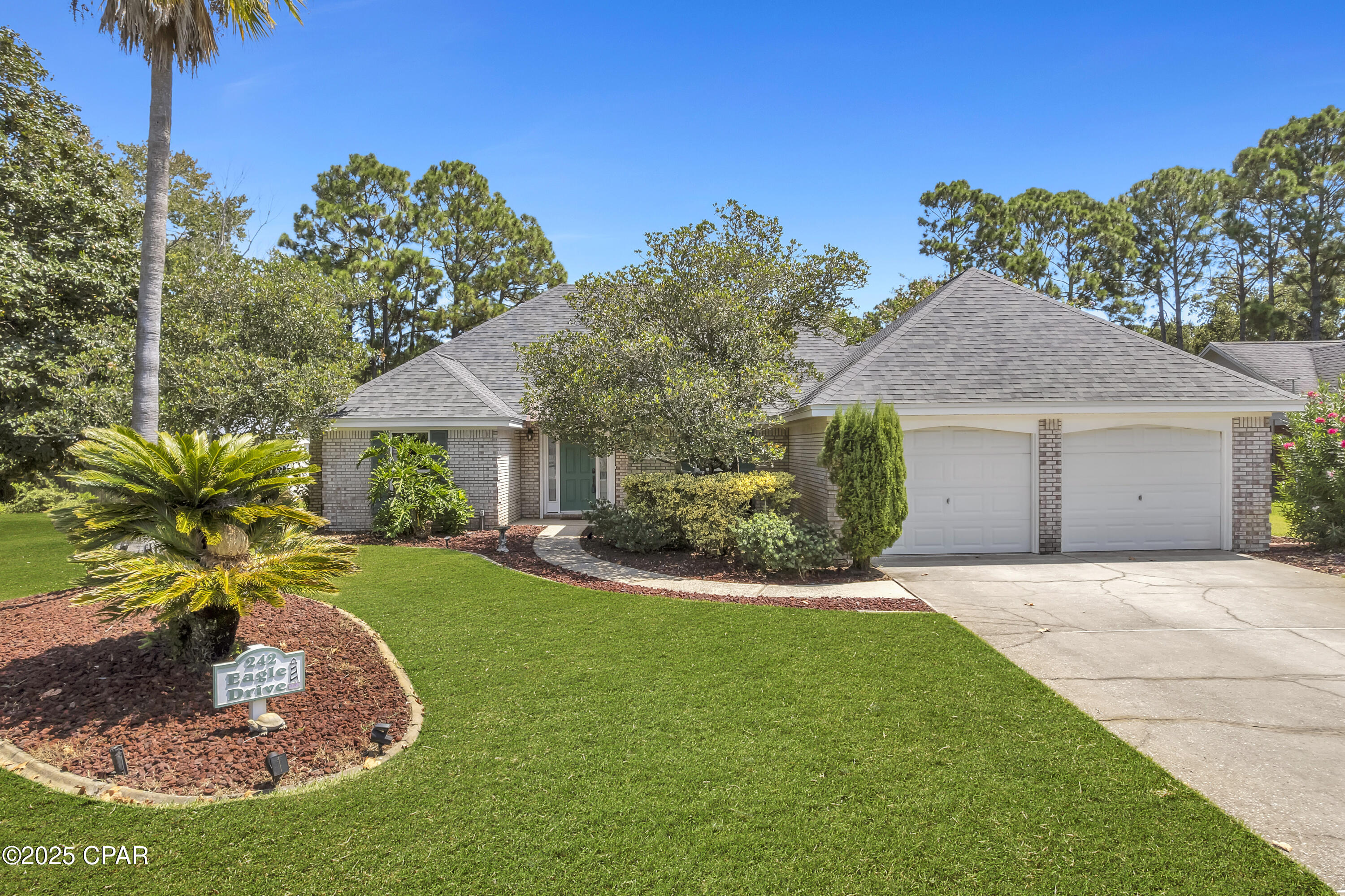 242 E Eagle Drive