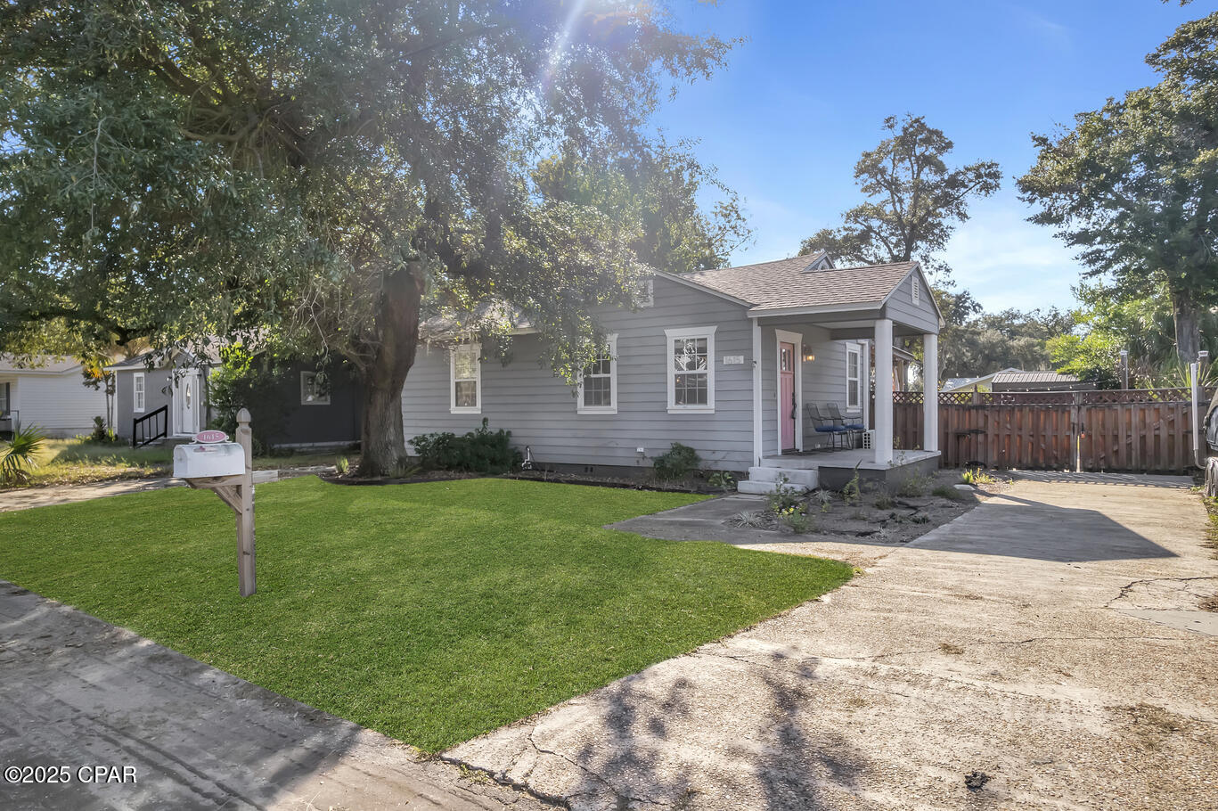 1615 Molitor Avenue, Panama City