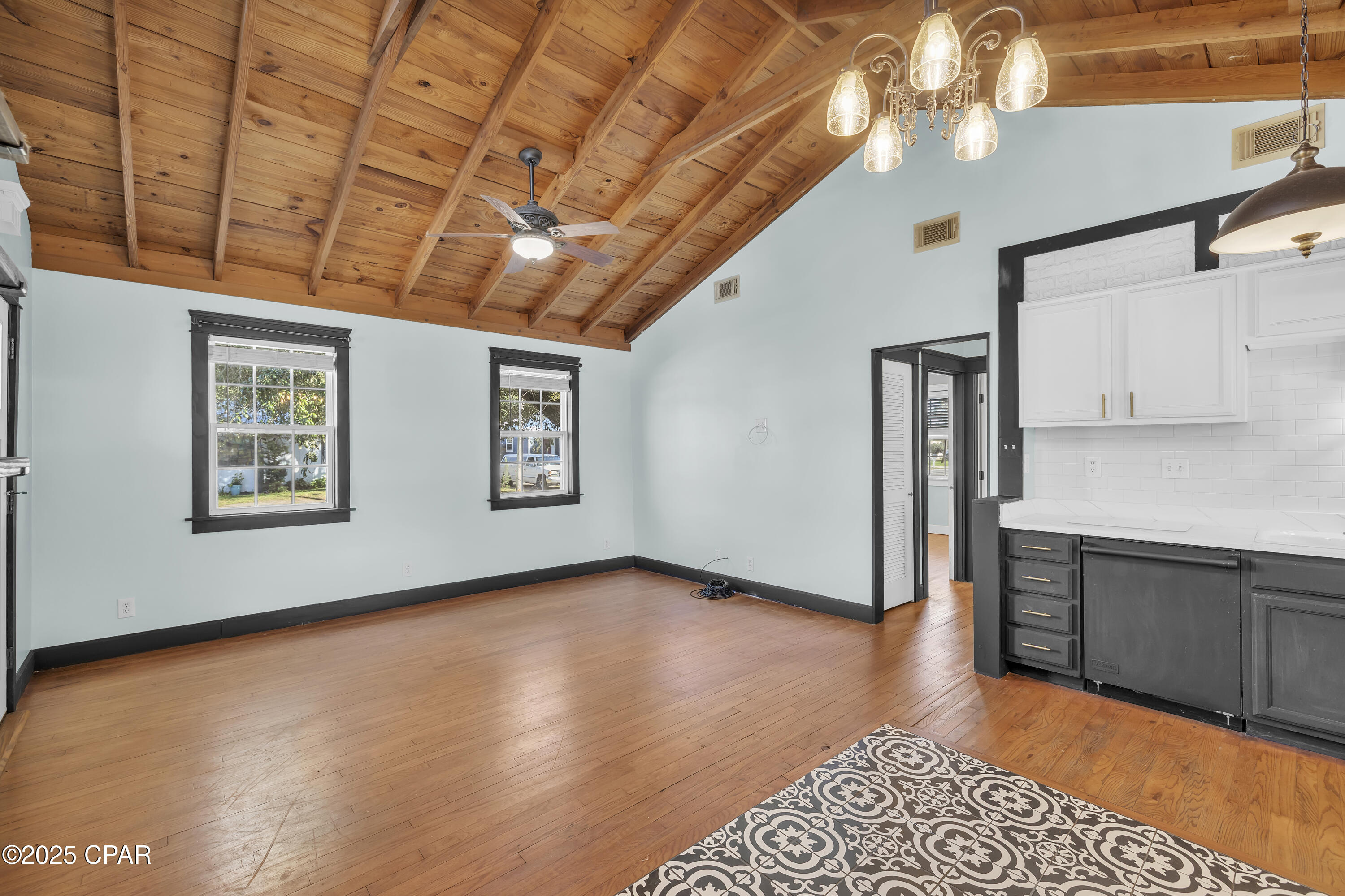 1615 Molitor Avenue, Panama City