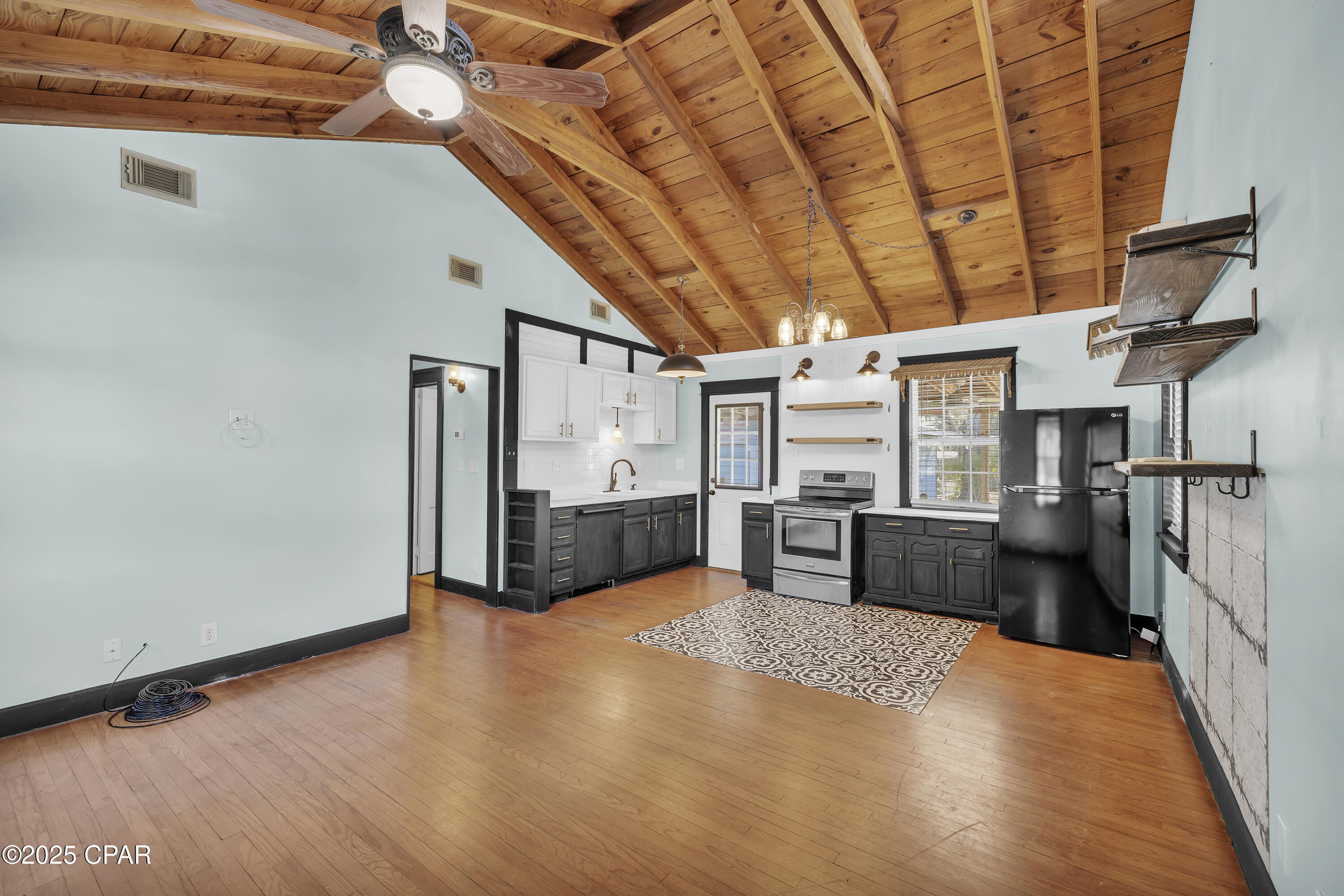 1615 Molitor Avenue, Panama City