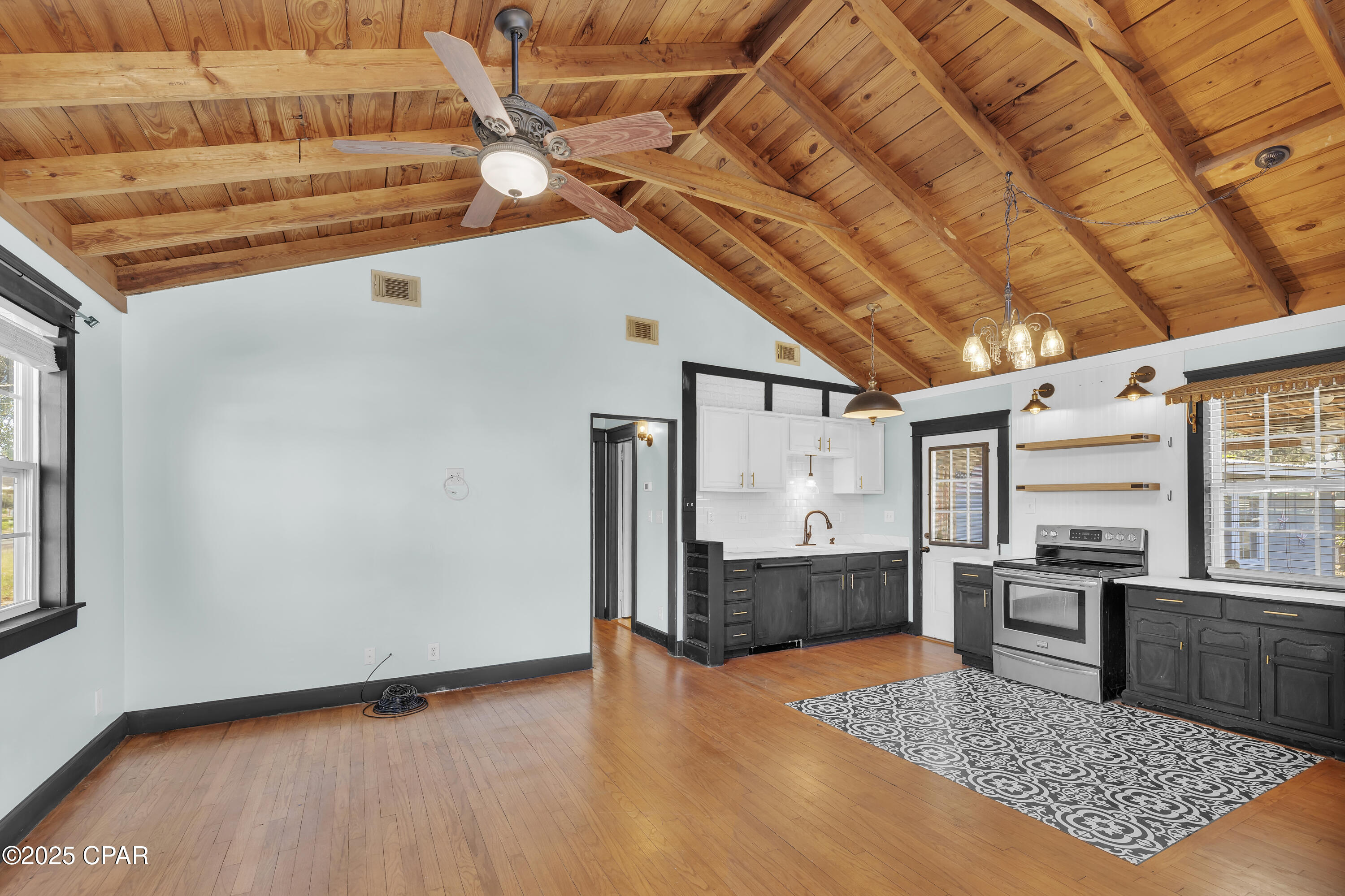 1615 Molitor Avenue, Panama City