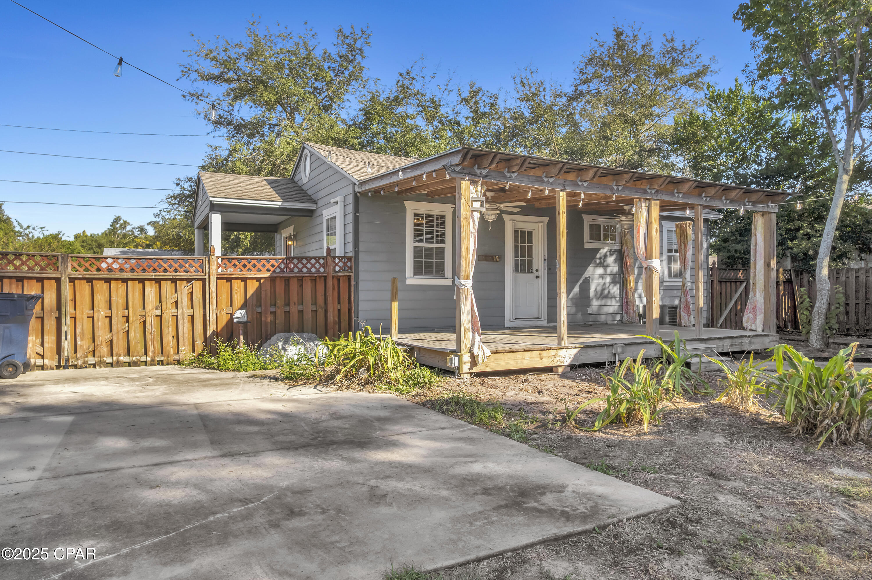 1615 Molitor Avenue, Panama City