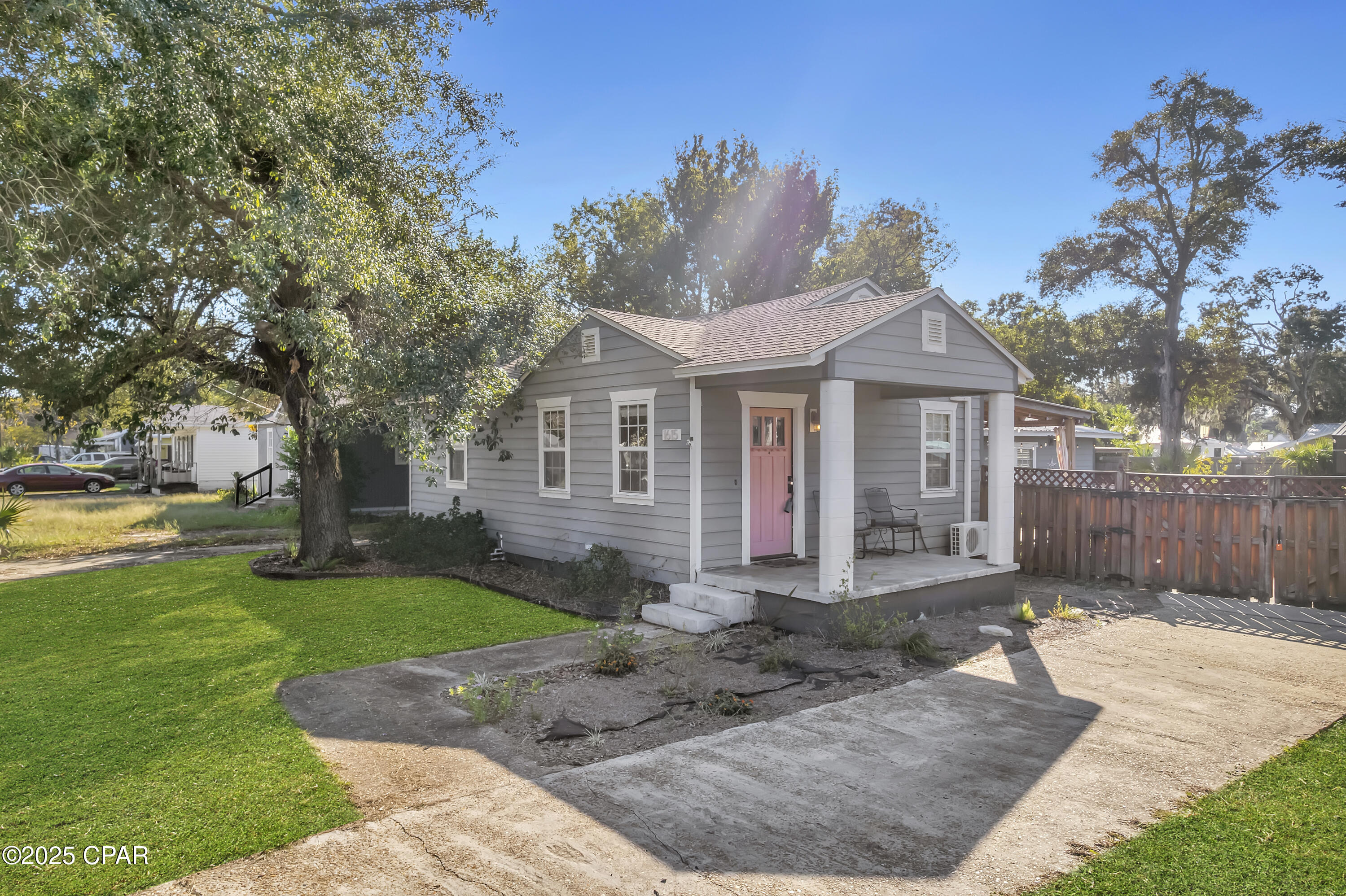 1615 Molitor Avenue, Panama City