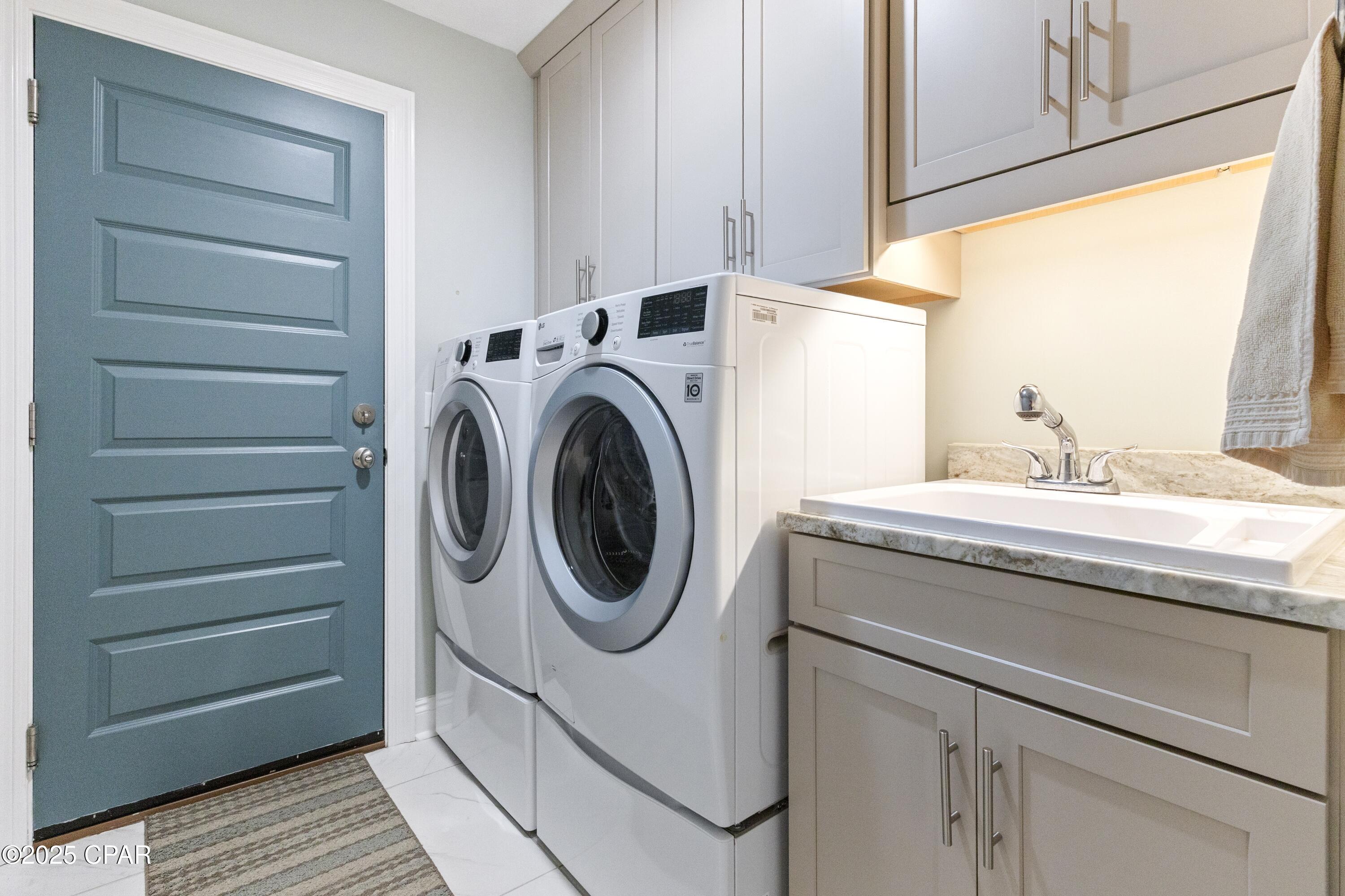 3695 Cedar Park Drive, Panama City