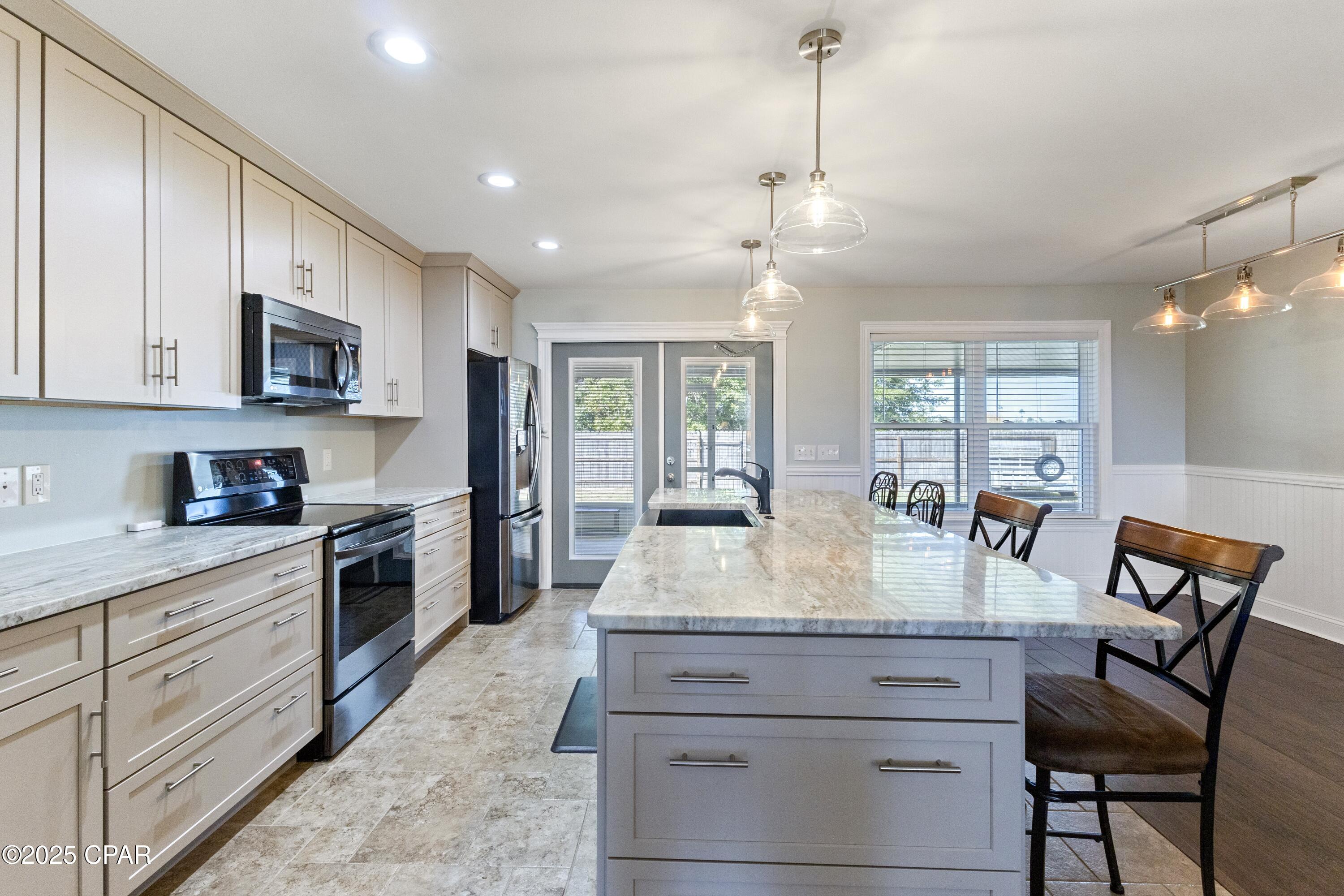 3695 Cedar Park Drive, Panama City