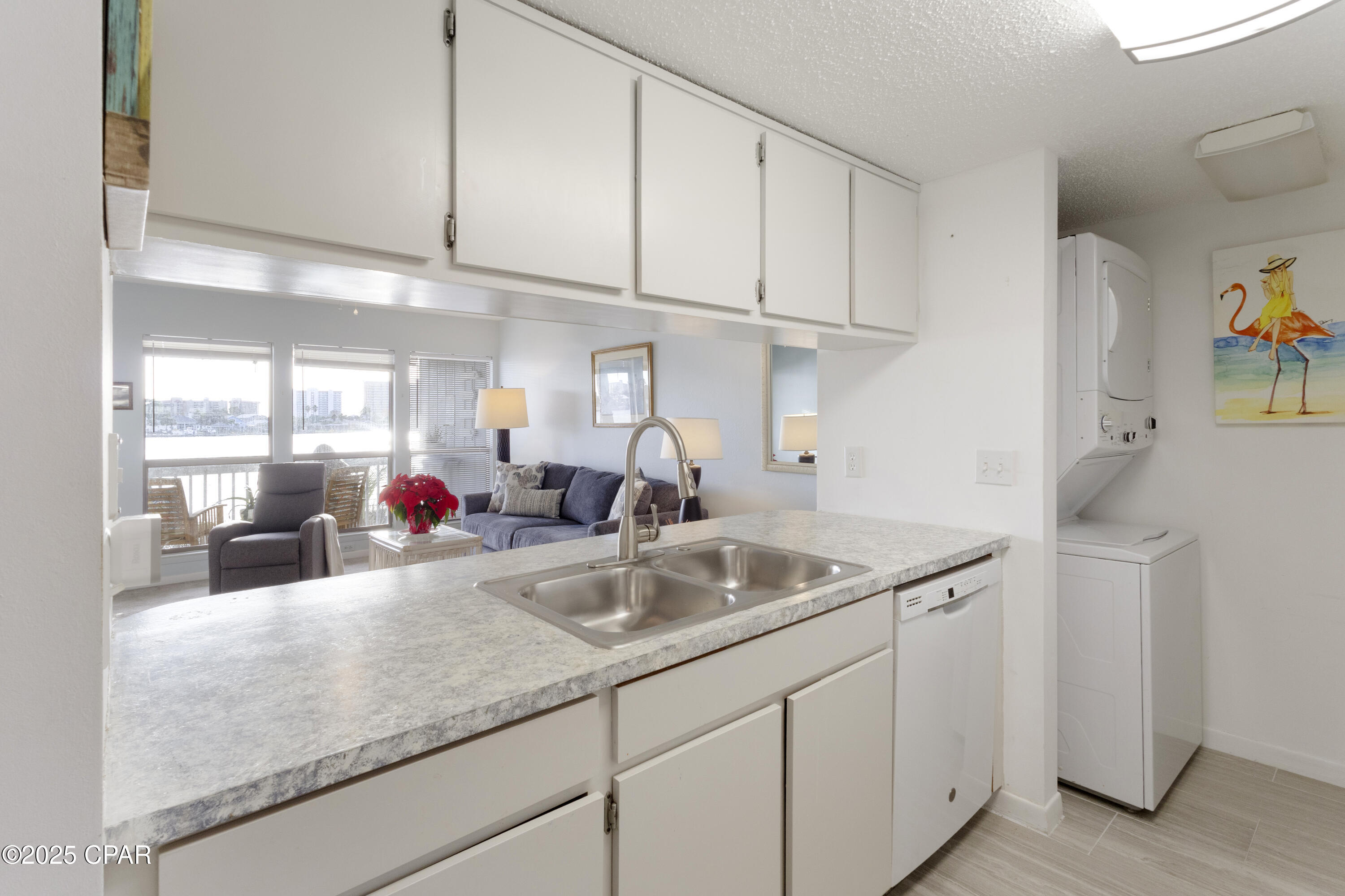 6909 N Lagoon Drive 3E