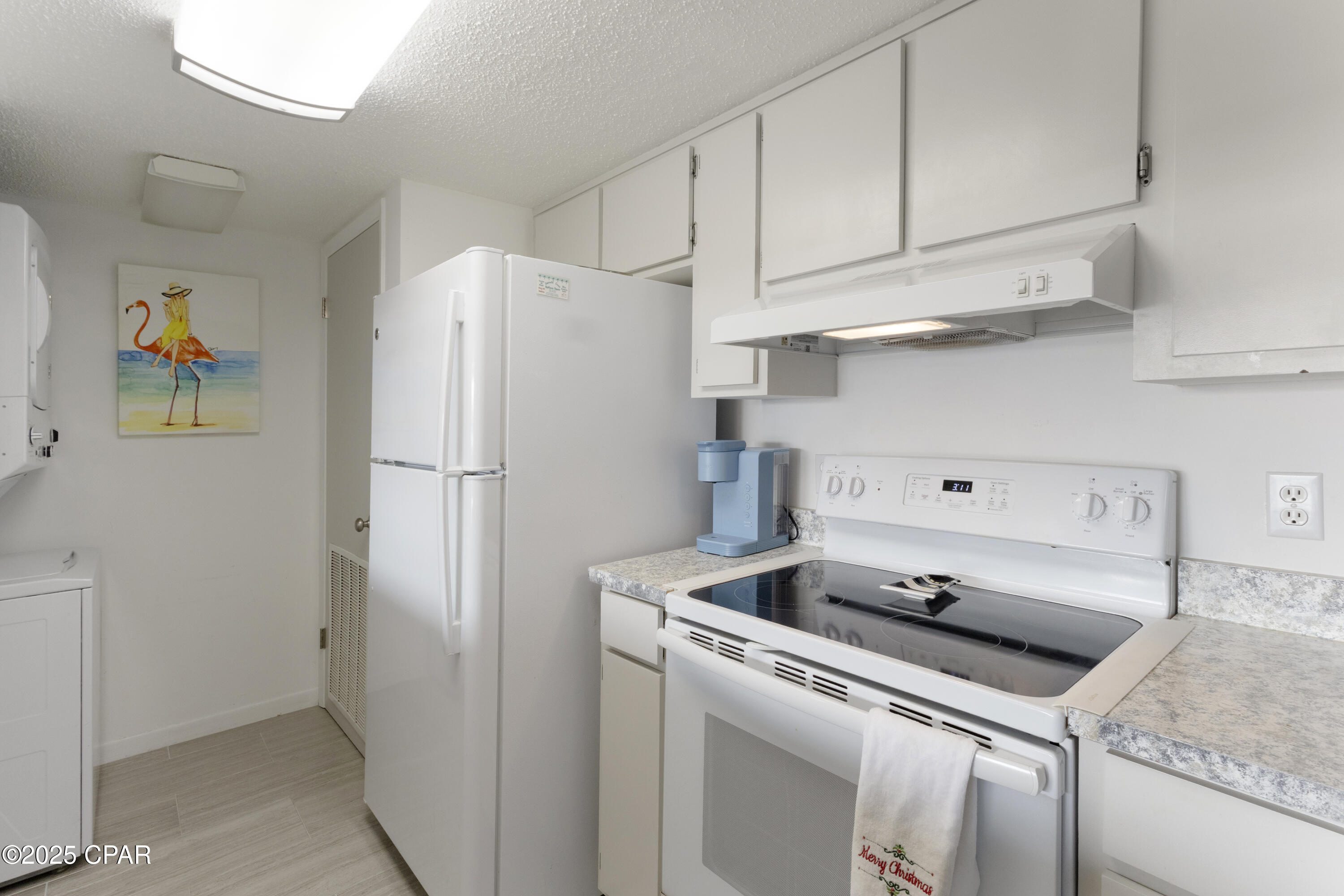 6909 N Lagoon Drive 3E