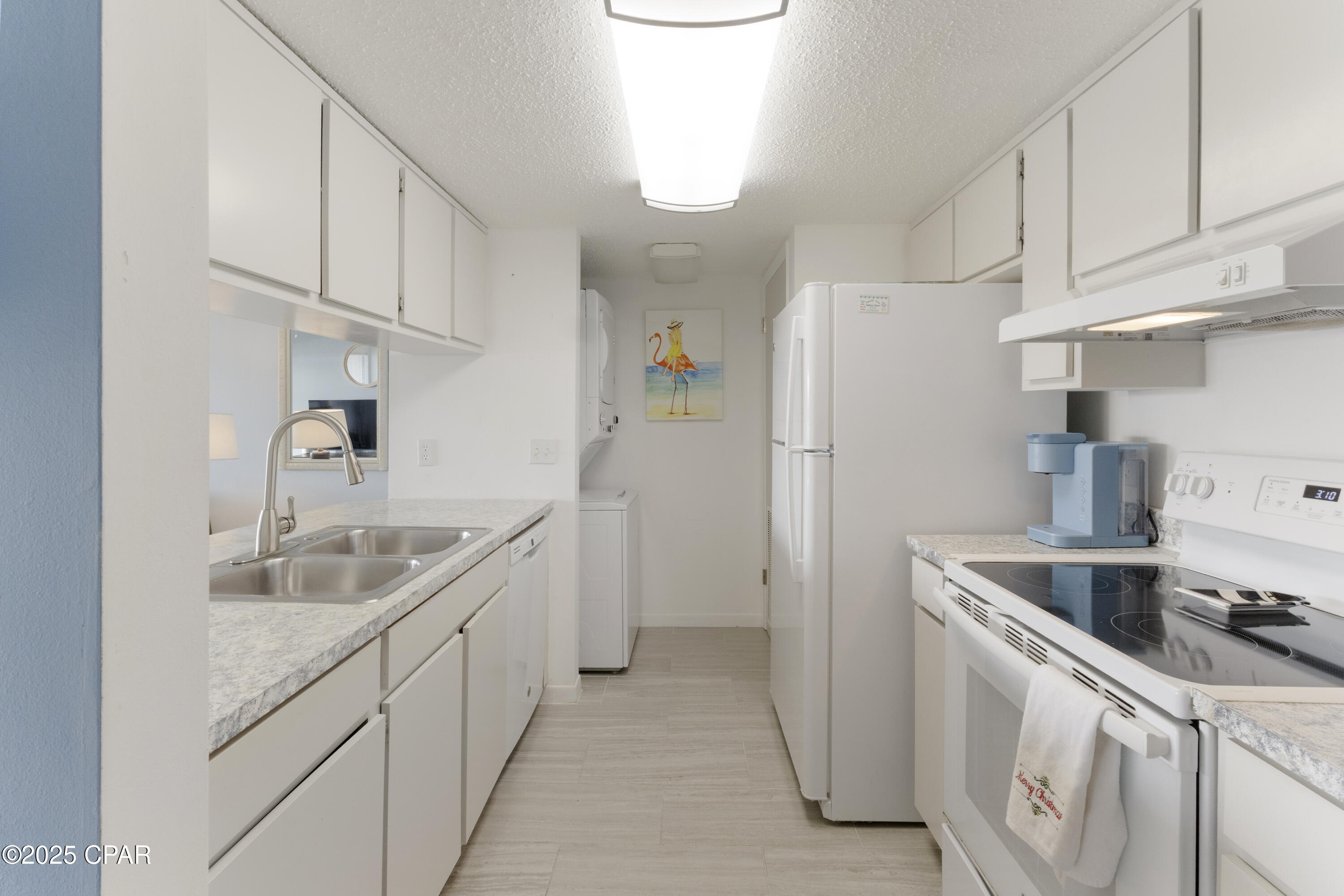 6909 N Lagoon Drive 3E