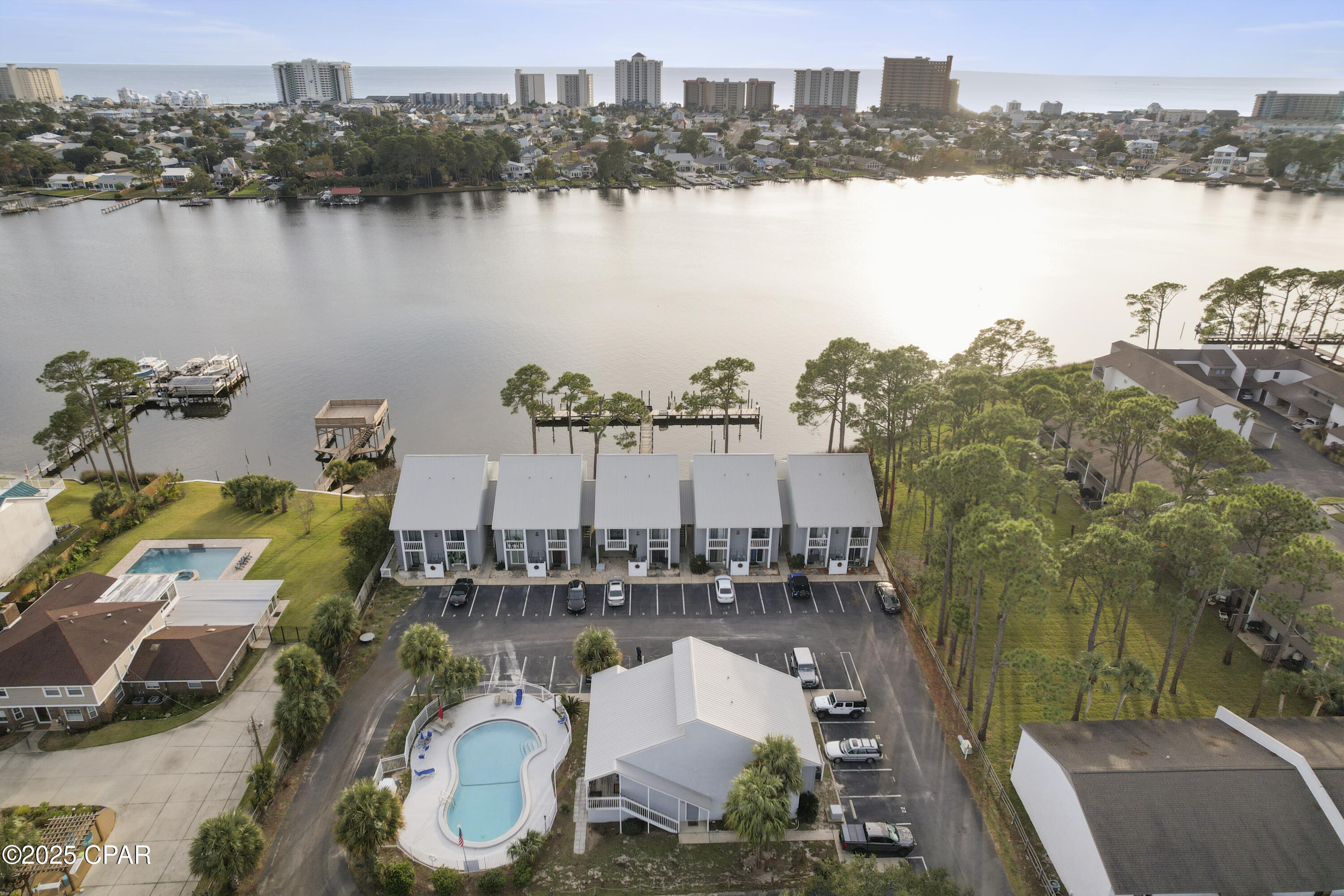 6909 N Lagoon Drive 3E