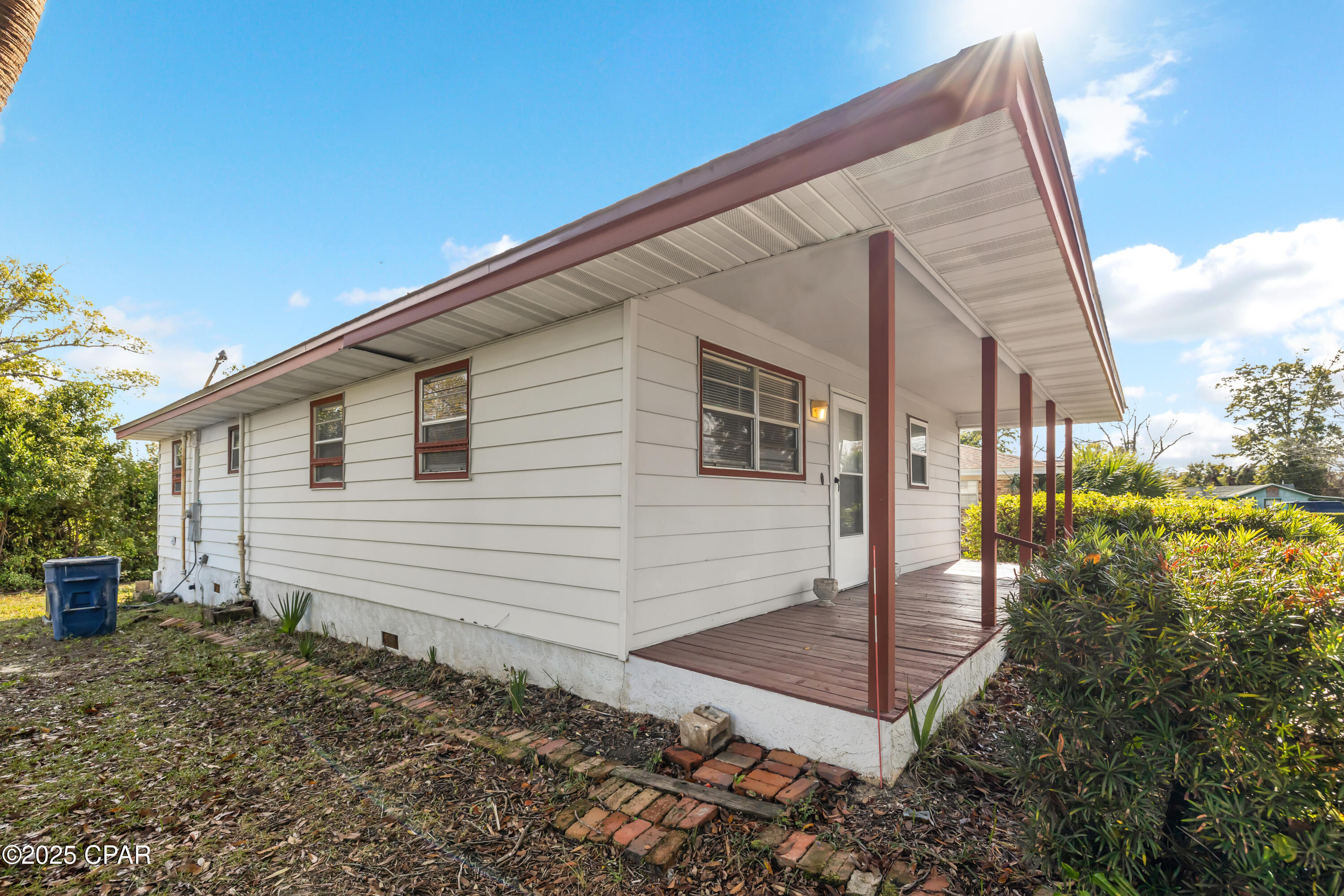 1332 N Palo Alto Avenue