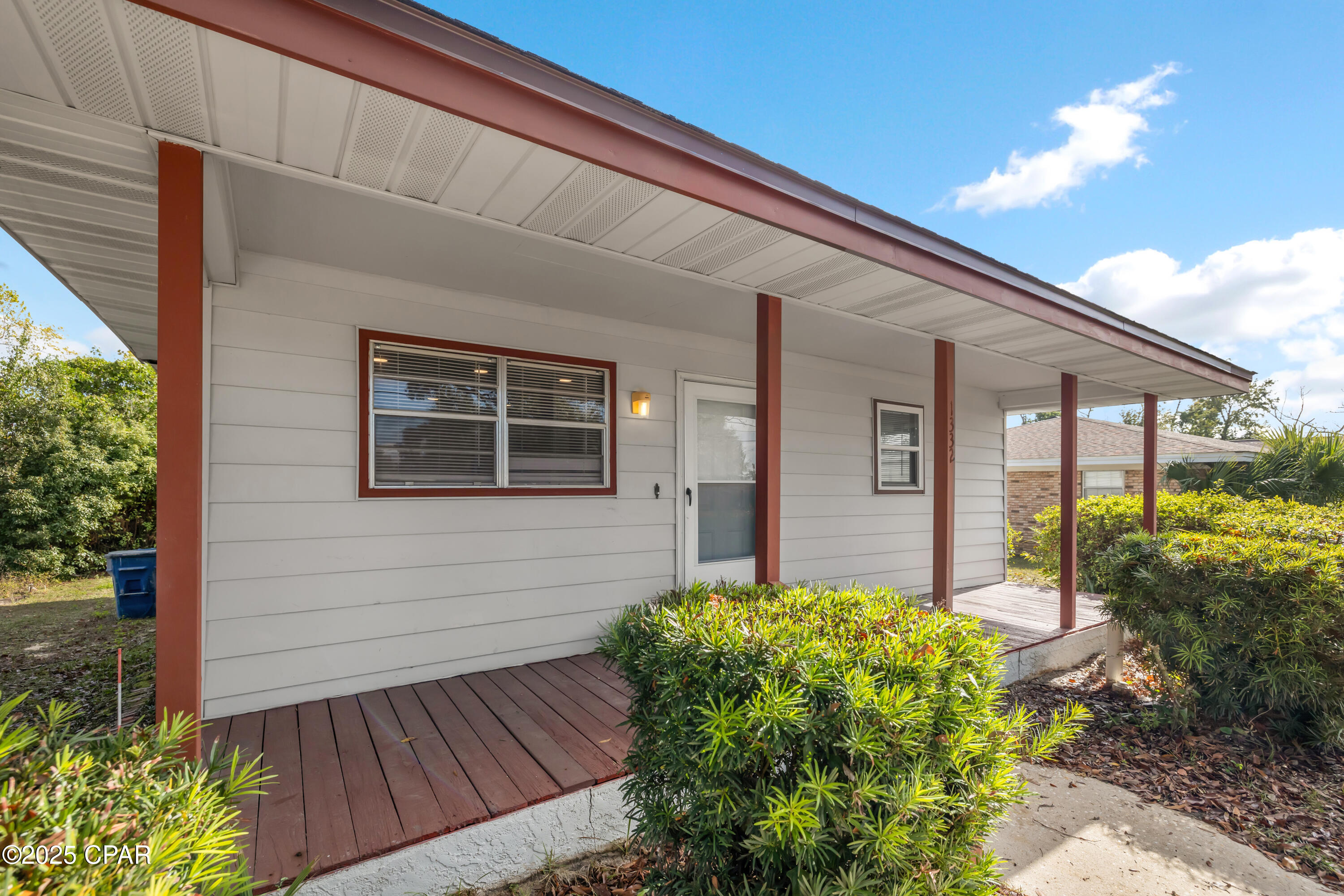 1332 N Palo Alto Avenue