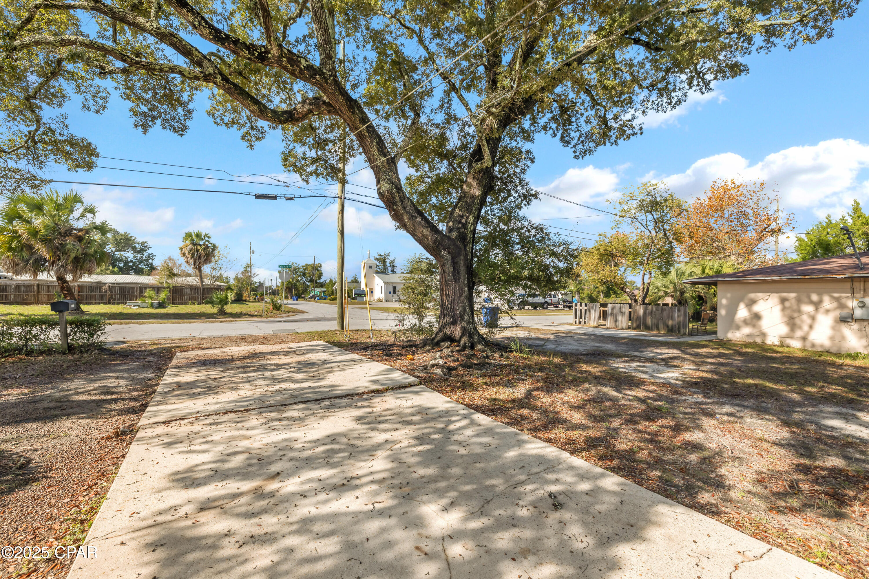 1332 N Palo Alto Avenue